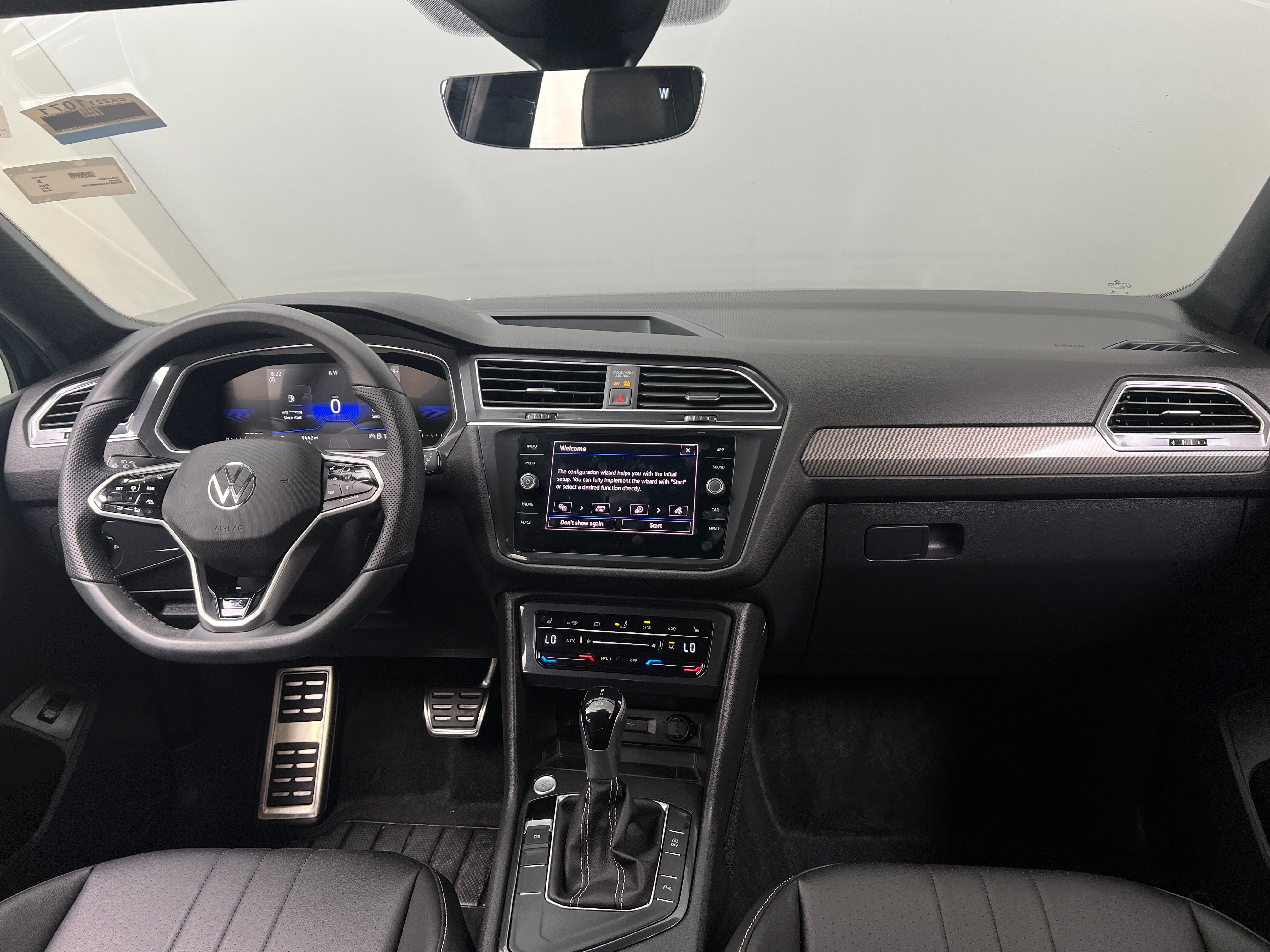 2024 Volkswagen Tiguan SE R-Line Black 2