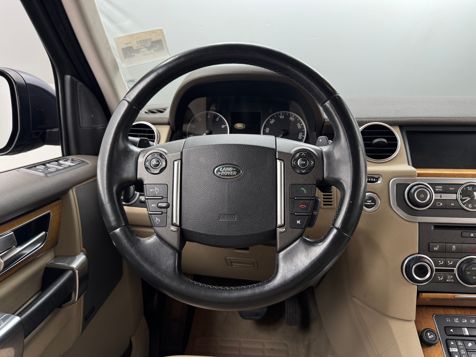 Thumbnail: 2016 Land Rover LR4 - 4