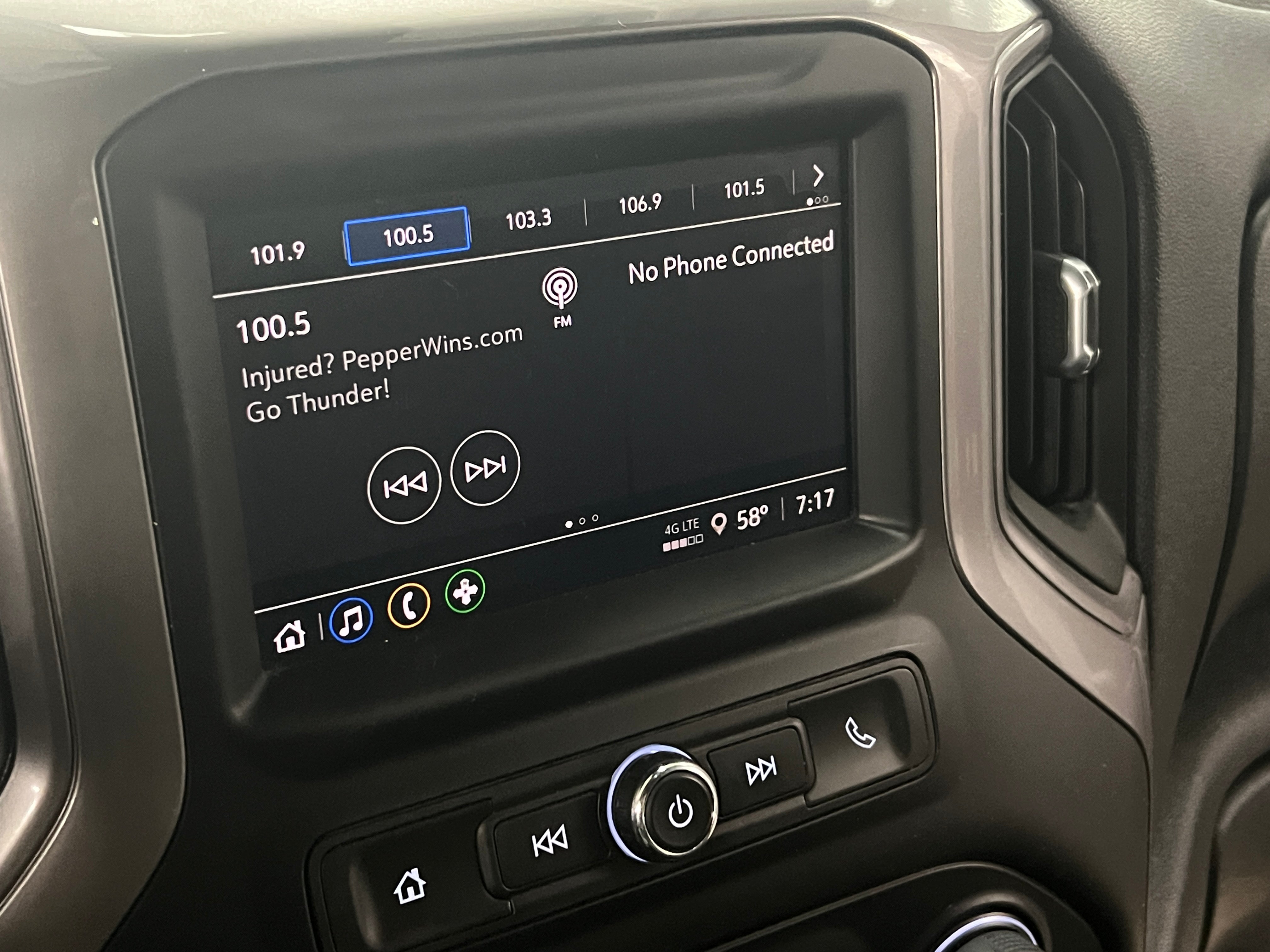 2022 Chevrolet Silverado 1500 Custom 4