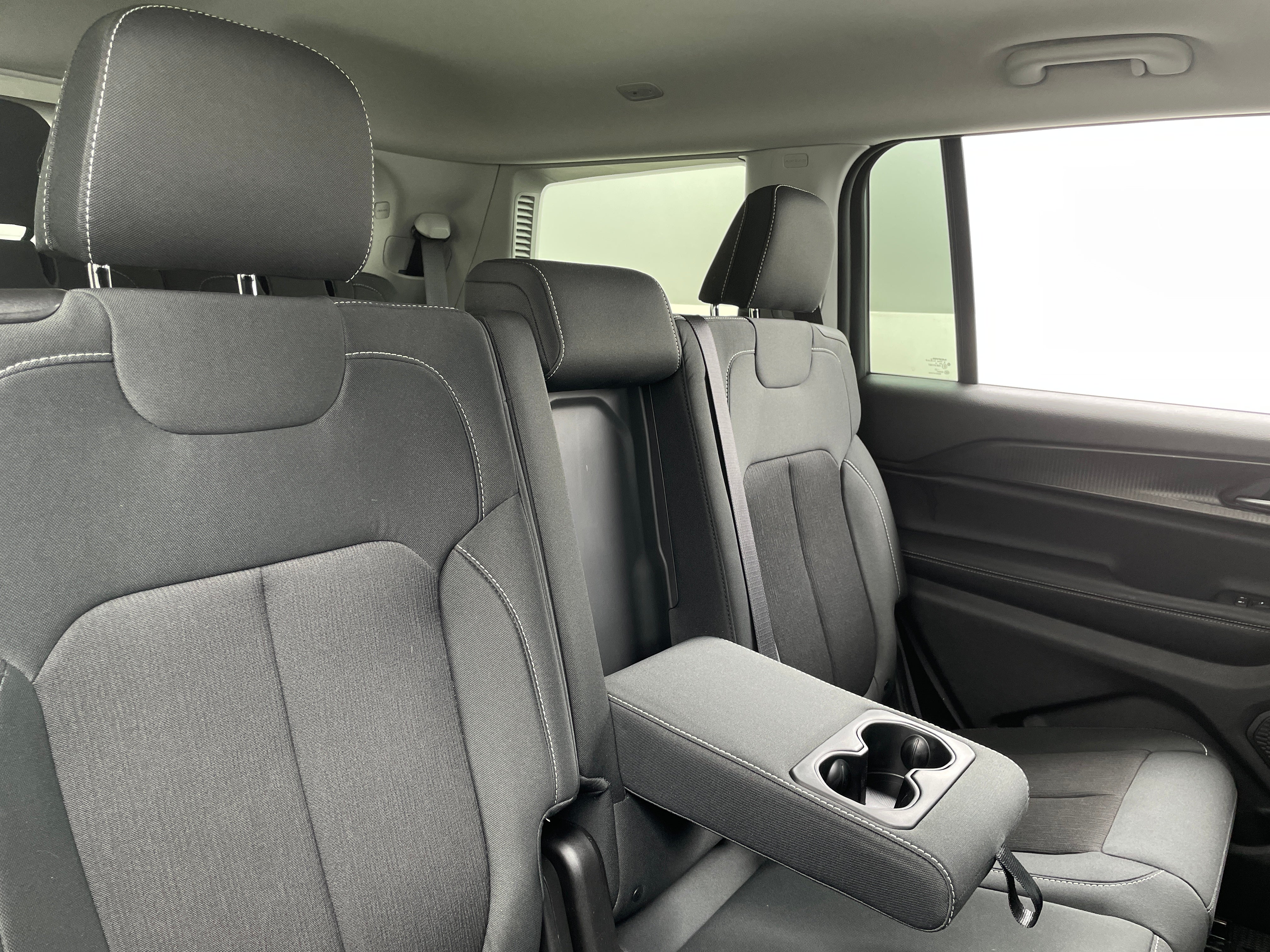 2024 Jeep Grand Cherokee L Laredo 6