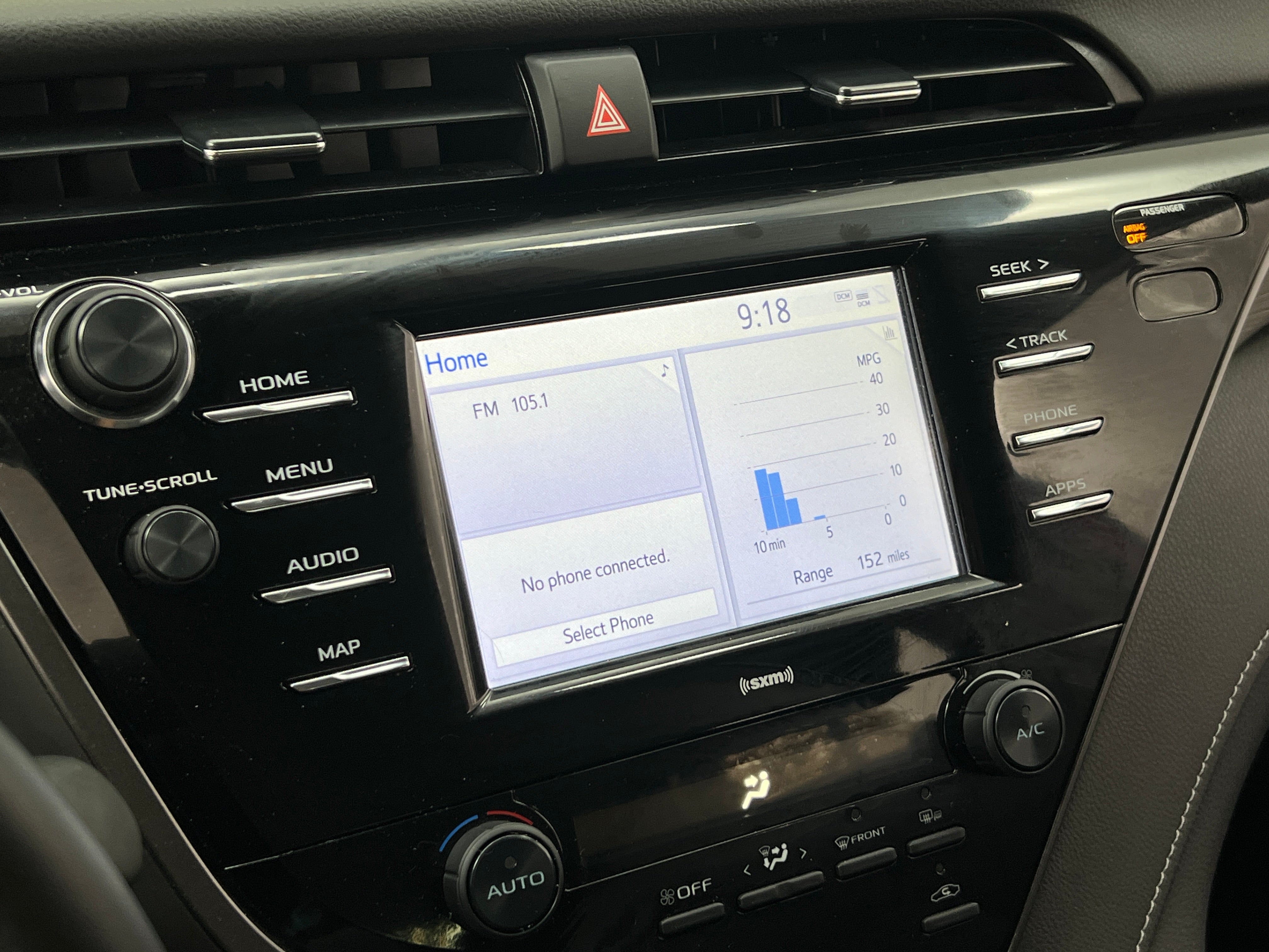 2020 Toyota Camry SE 4