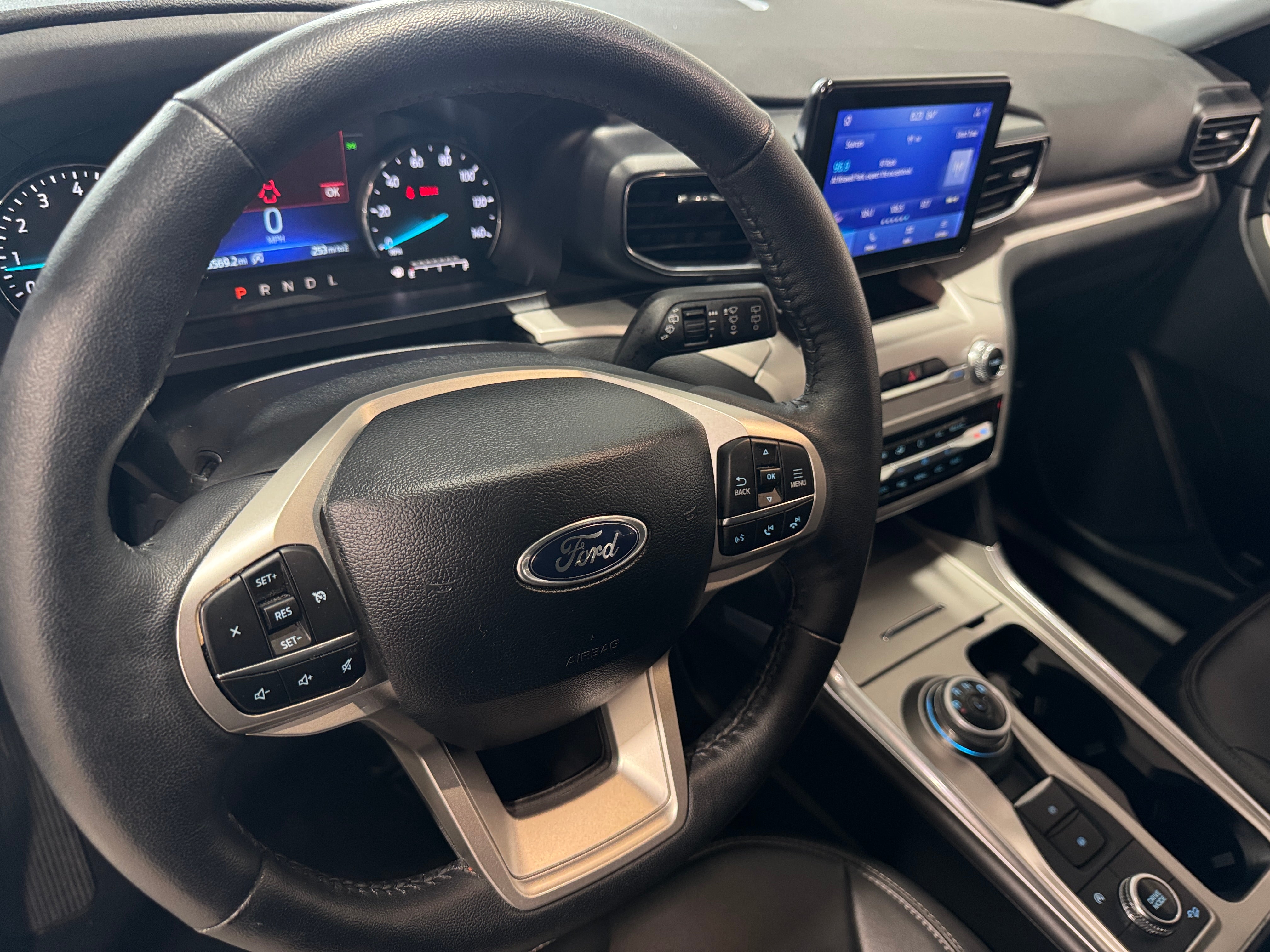 2024 Ford Explorer XLT 3
