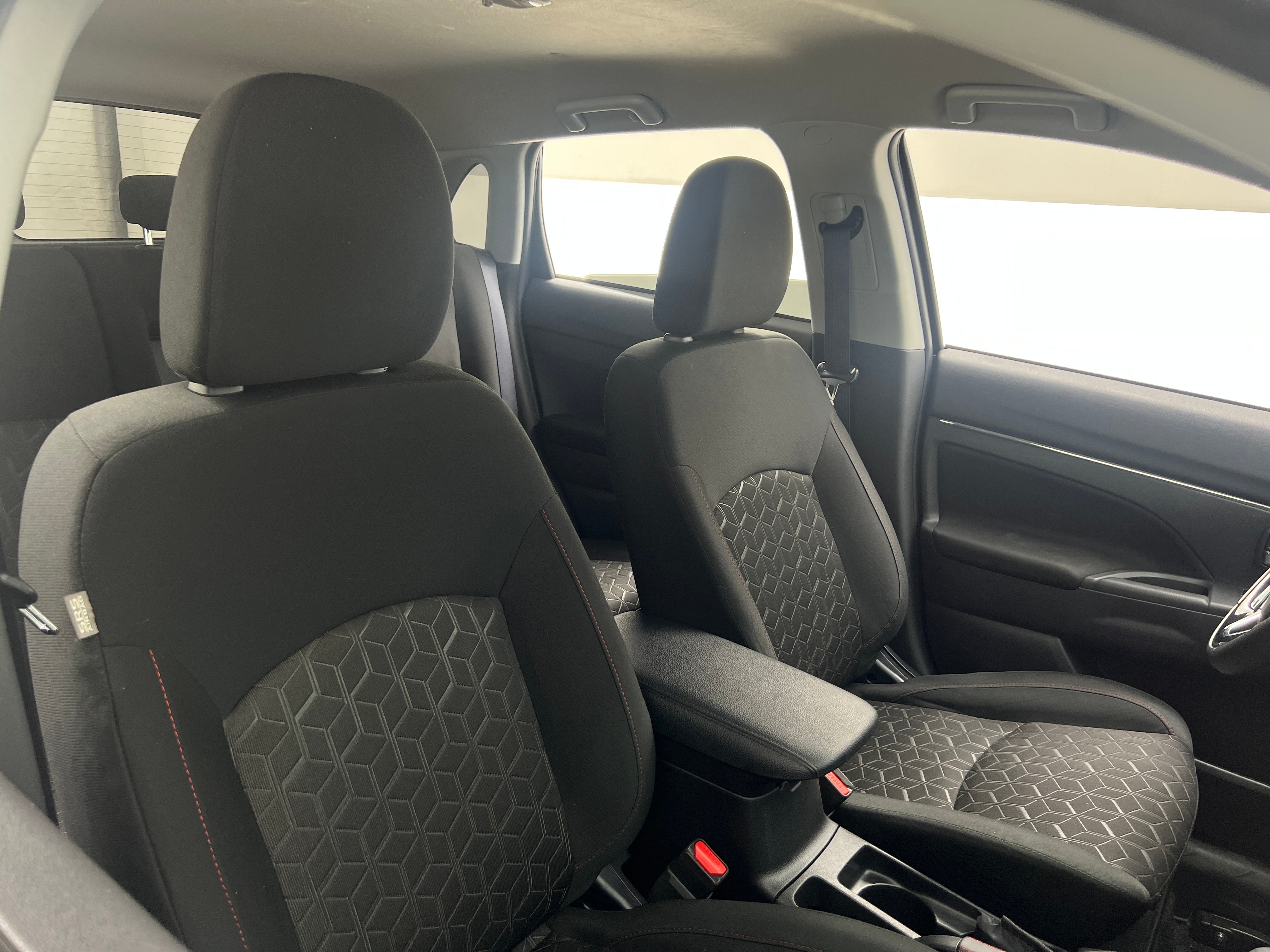 2023 Mitsubishi Outlander Sport LE 2