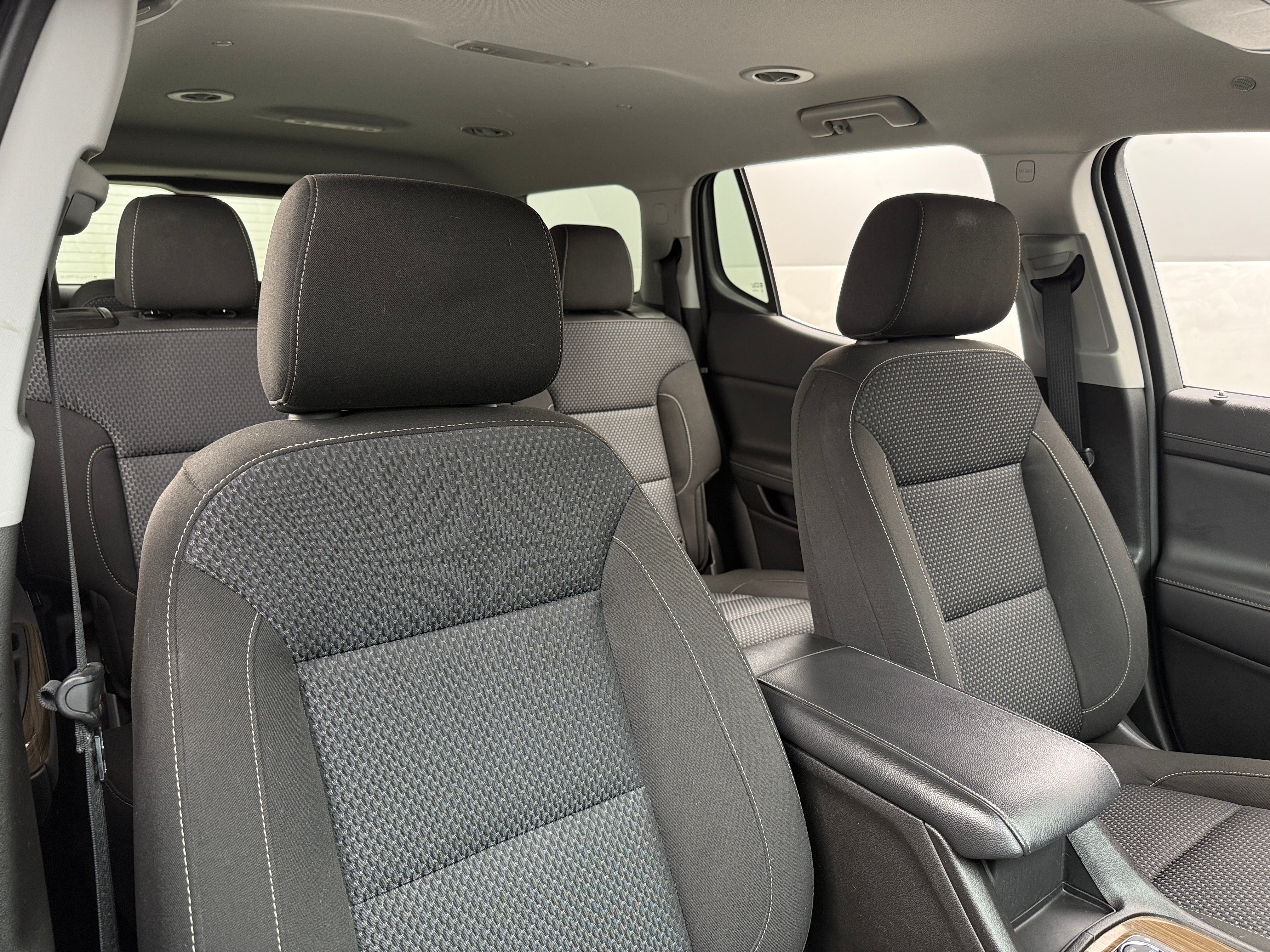 2023 GMC Acadia SLE 2