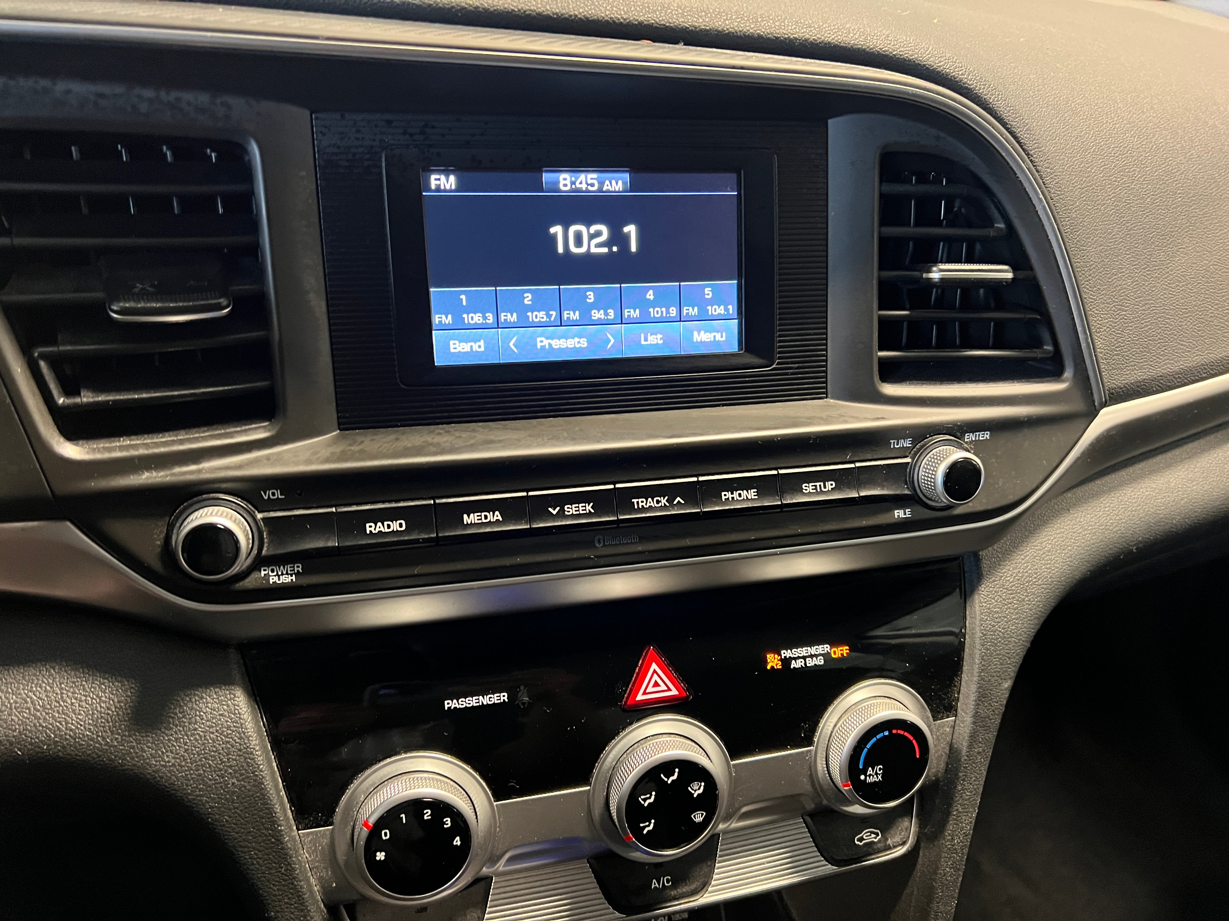 2019 Hyundai Elantra SE 4