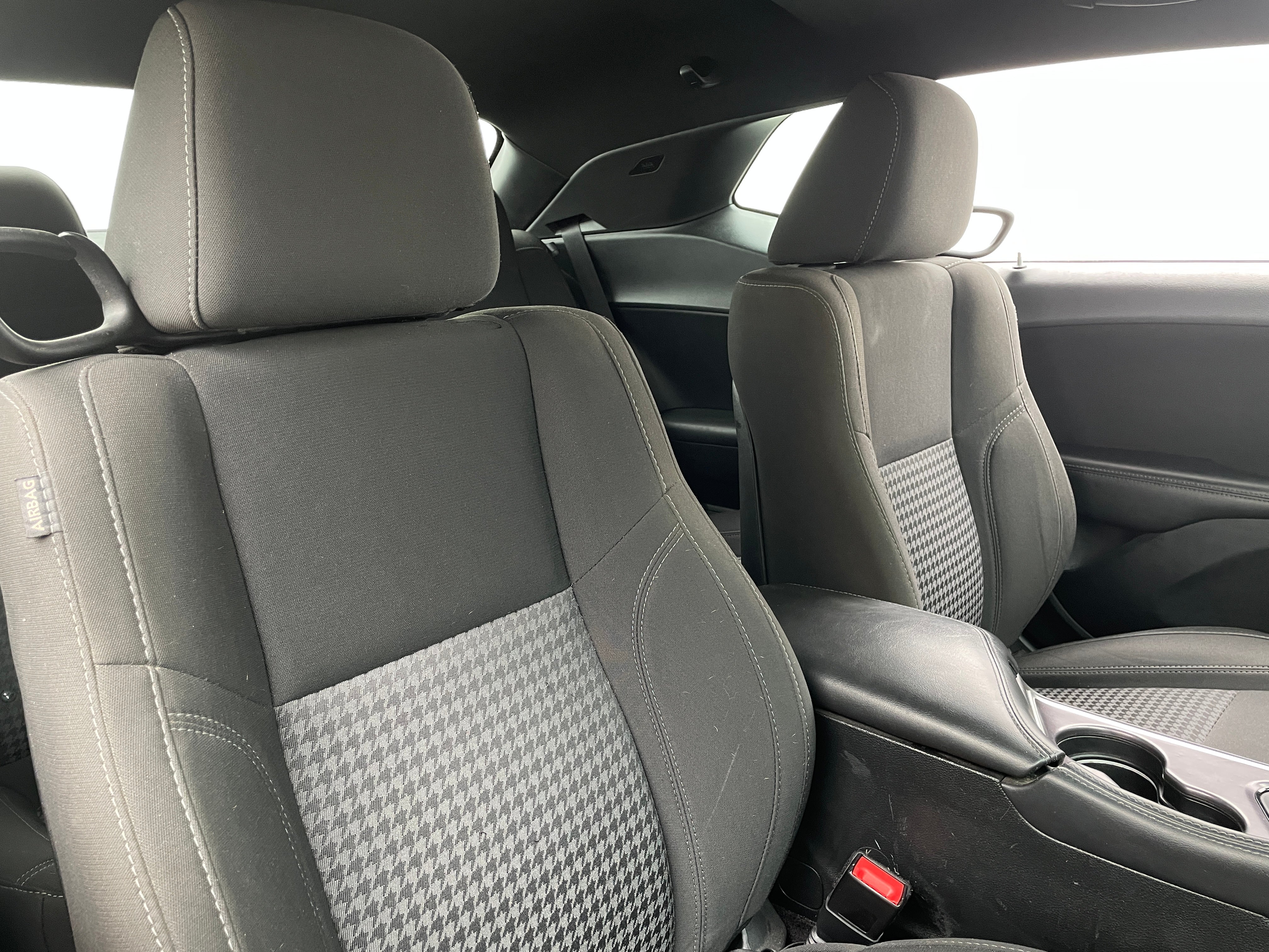2017 Dodge Challenger SXT 2