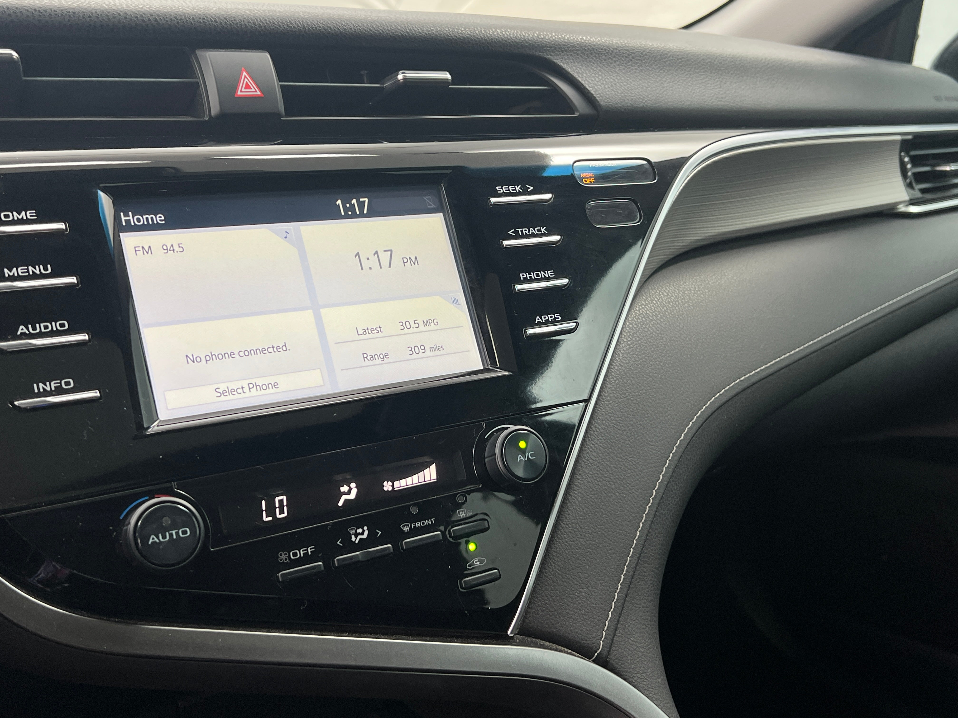 2018 Toyota Camry SE 4