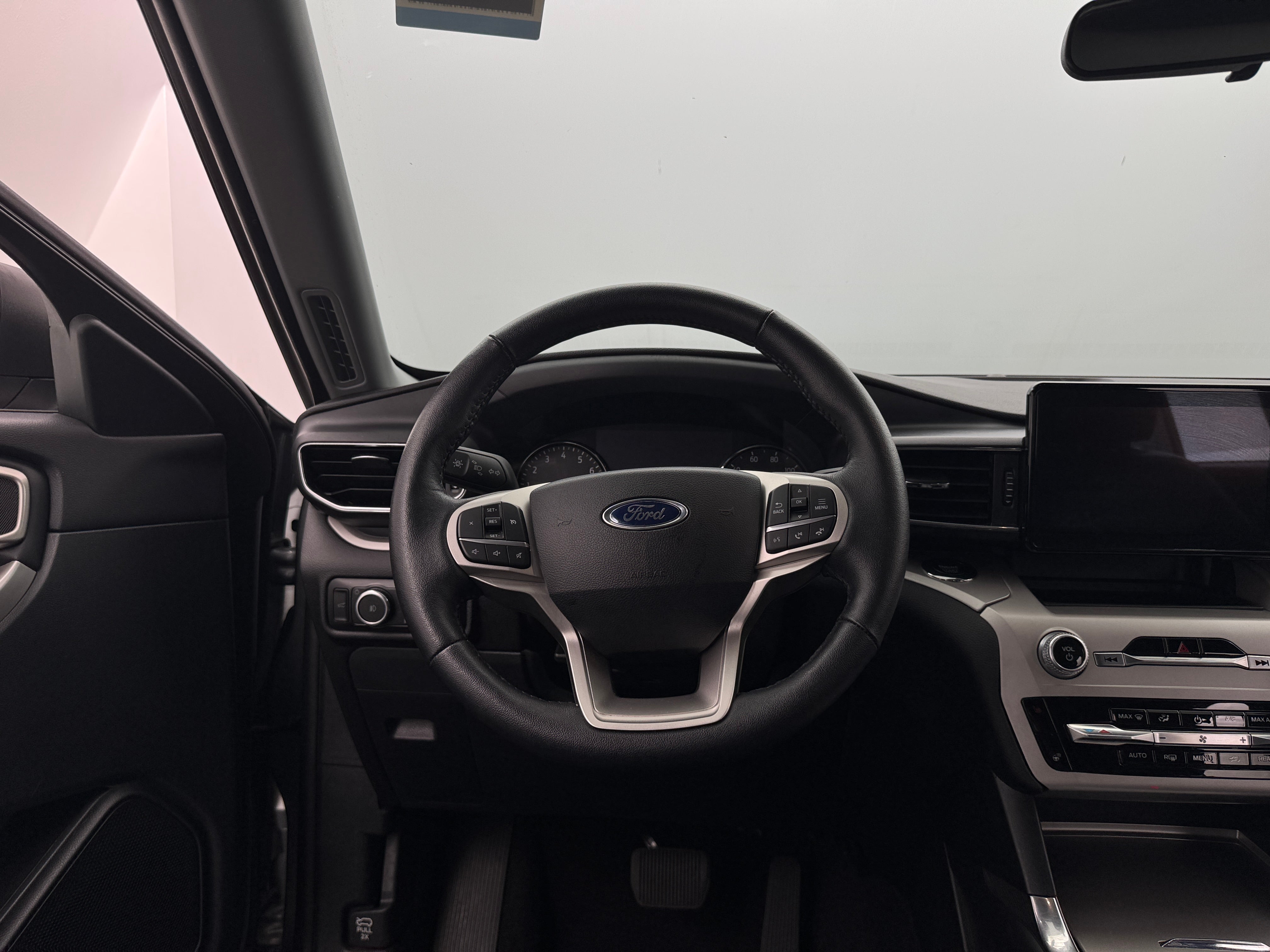 2024 Ford Explorer XLT 4