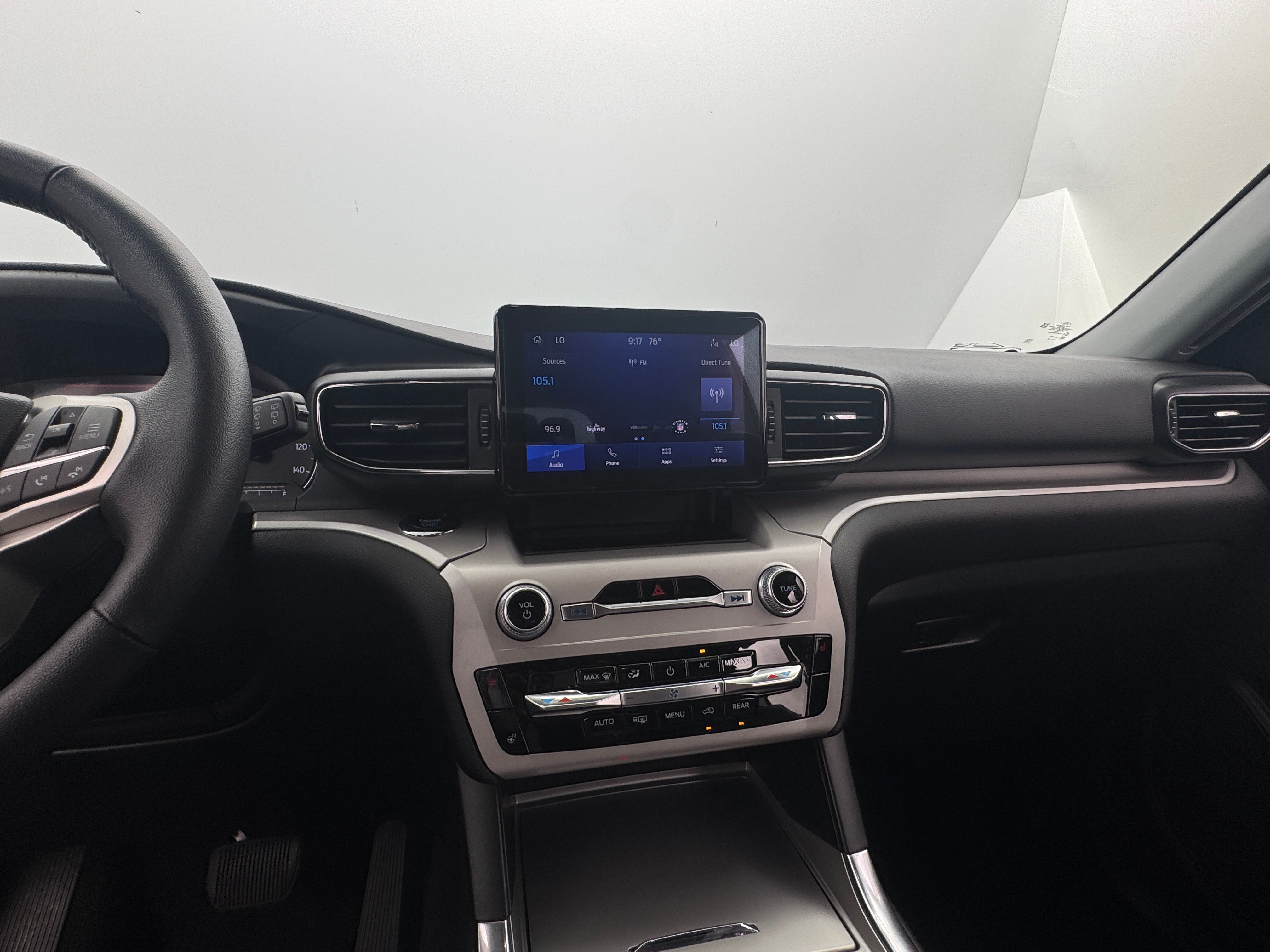 2024 Ford Explorer XLT 3