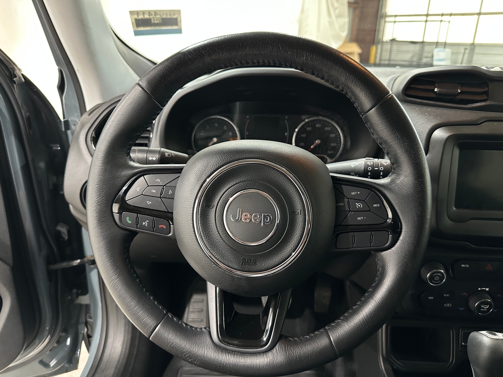 Thumbnail: 2018 Jeep Renegade - 5
