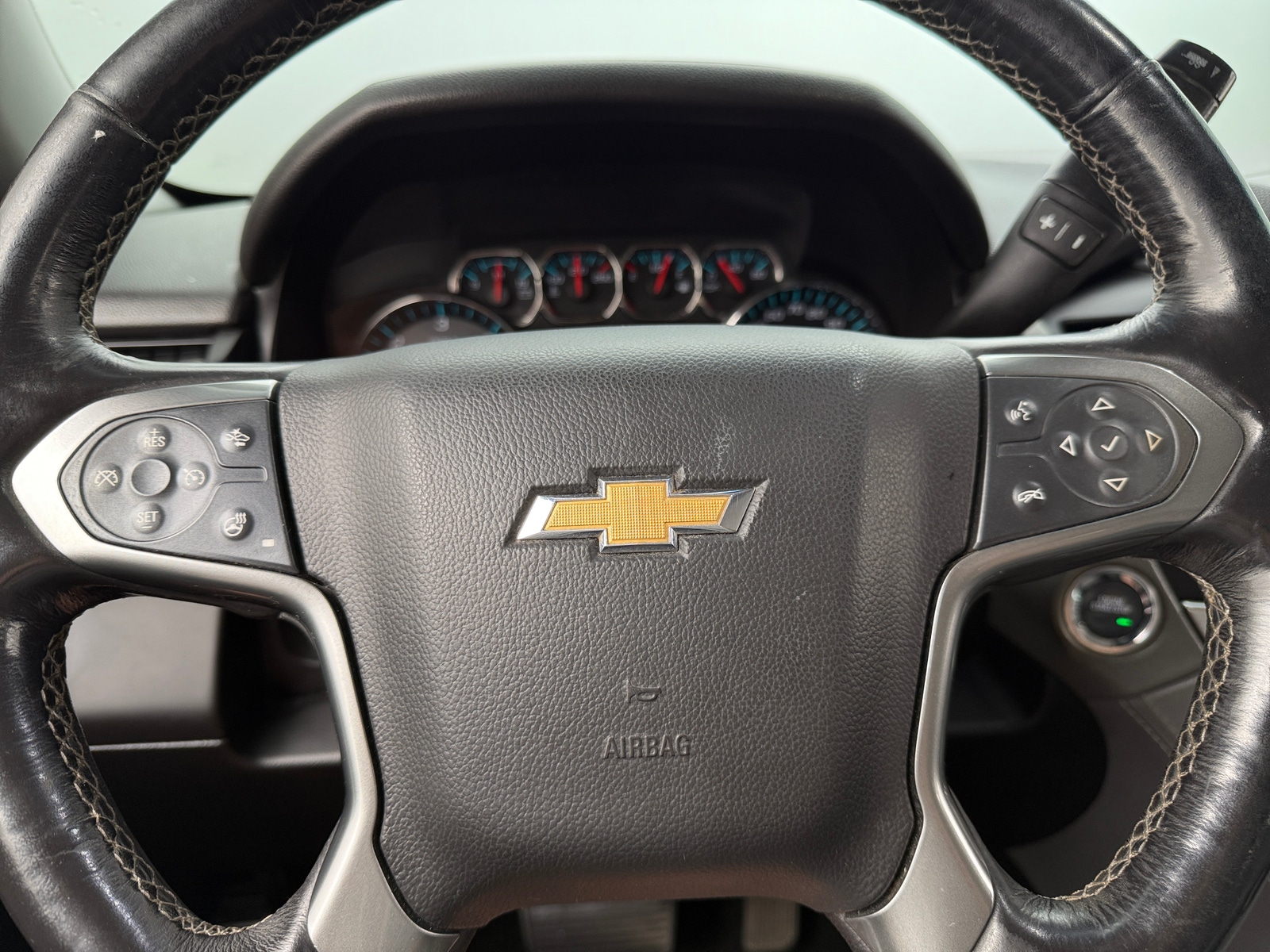Thumbnail: 2018 Chevrolet Suburban - 4
