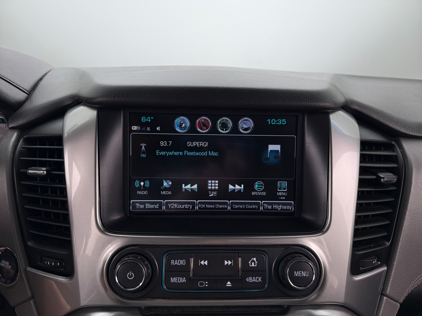 Thumbnail: 2018 Chevrolet Suburban - 3