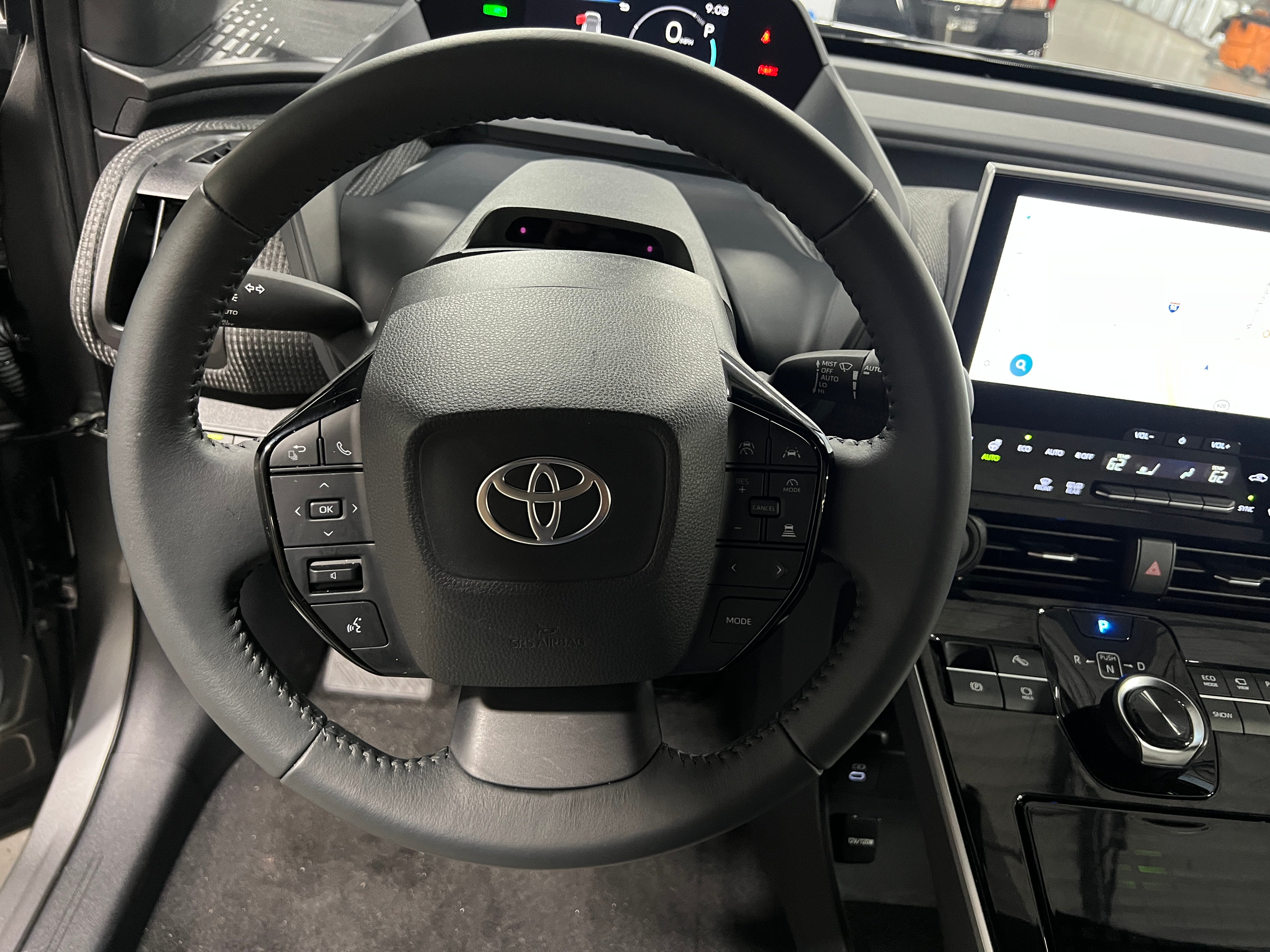 2024 Toyota bZ4X Limited 4