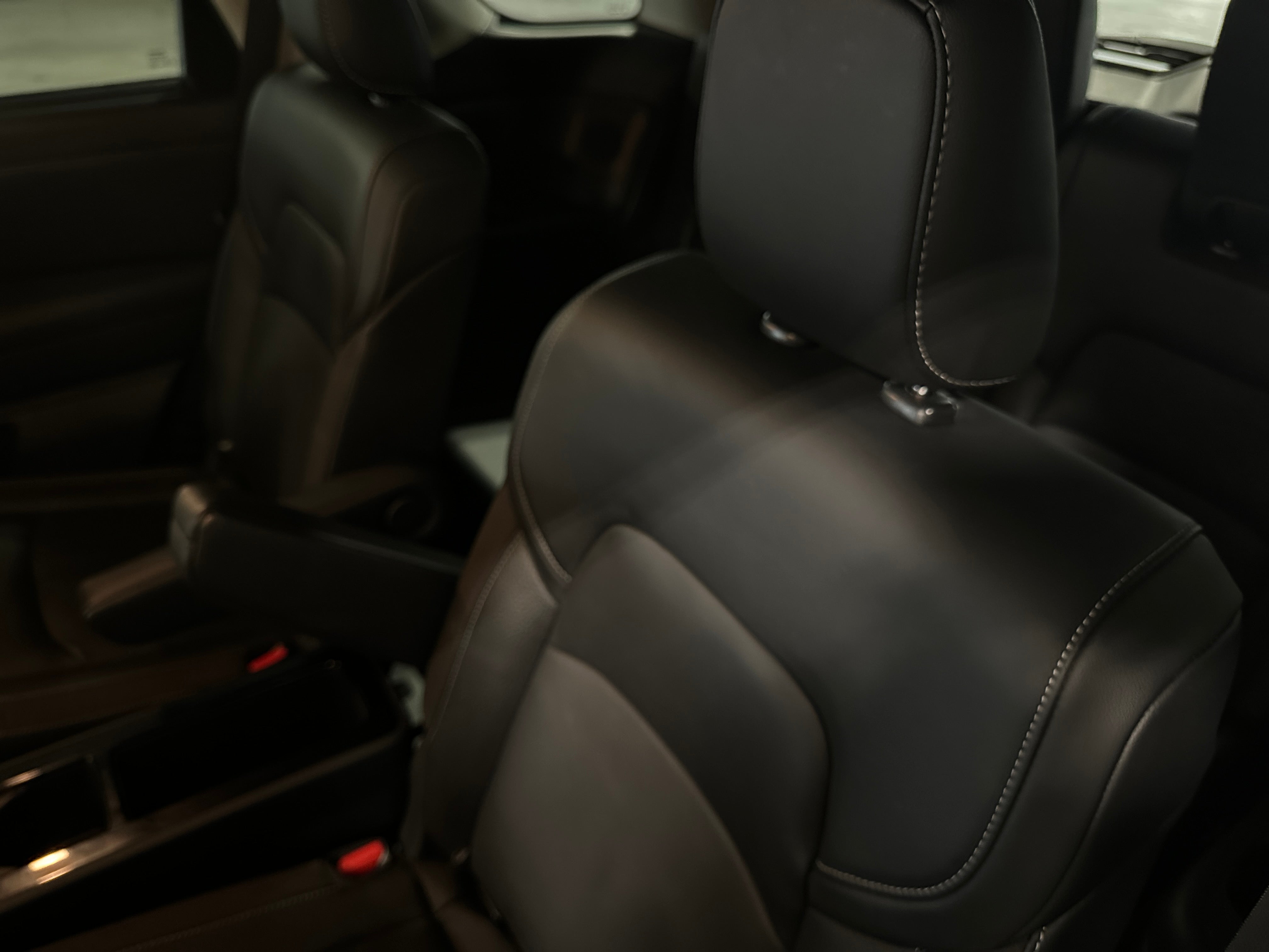 2023 Nissan Pathfinder SL 5