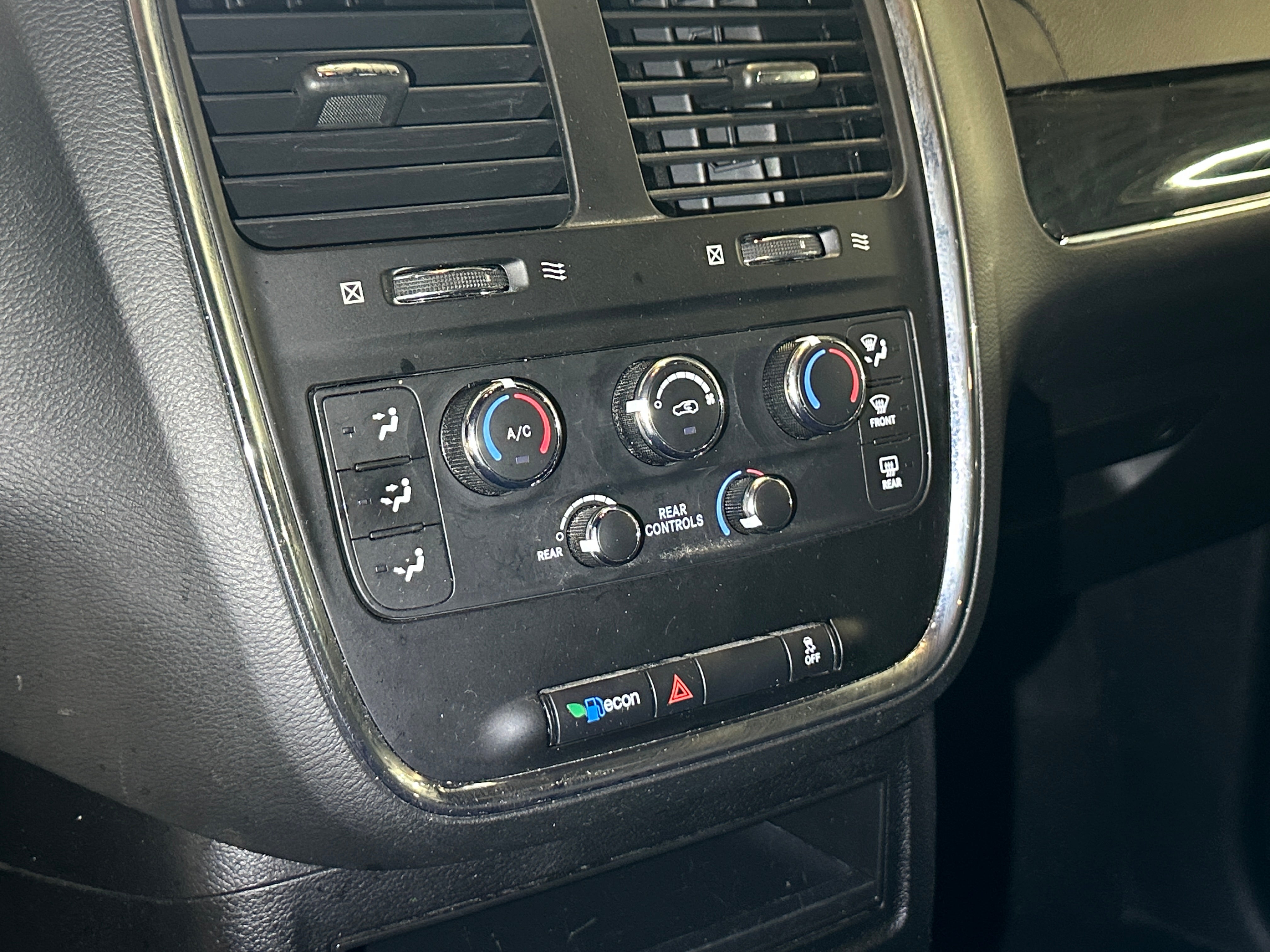 2018 Dodge Grand Caravan SE 4