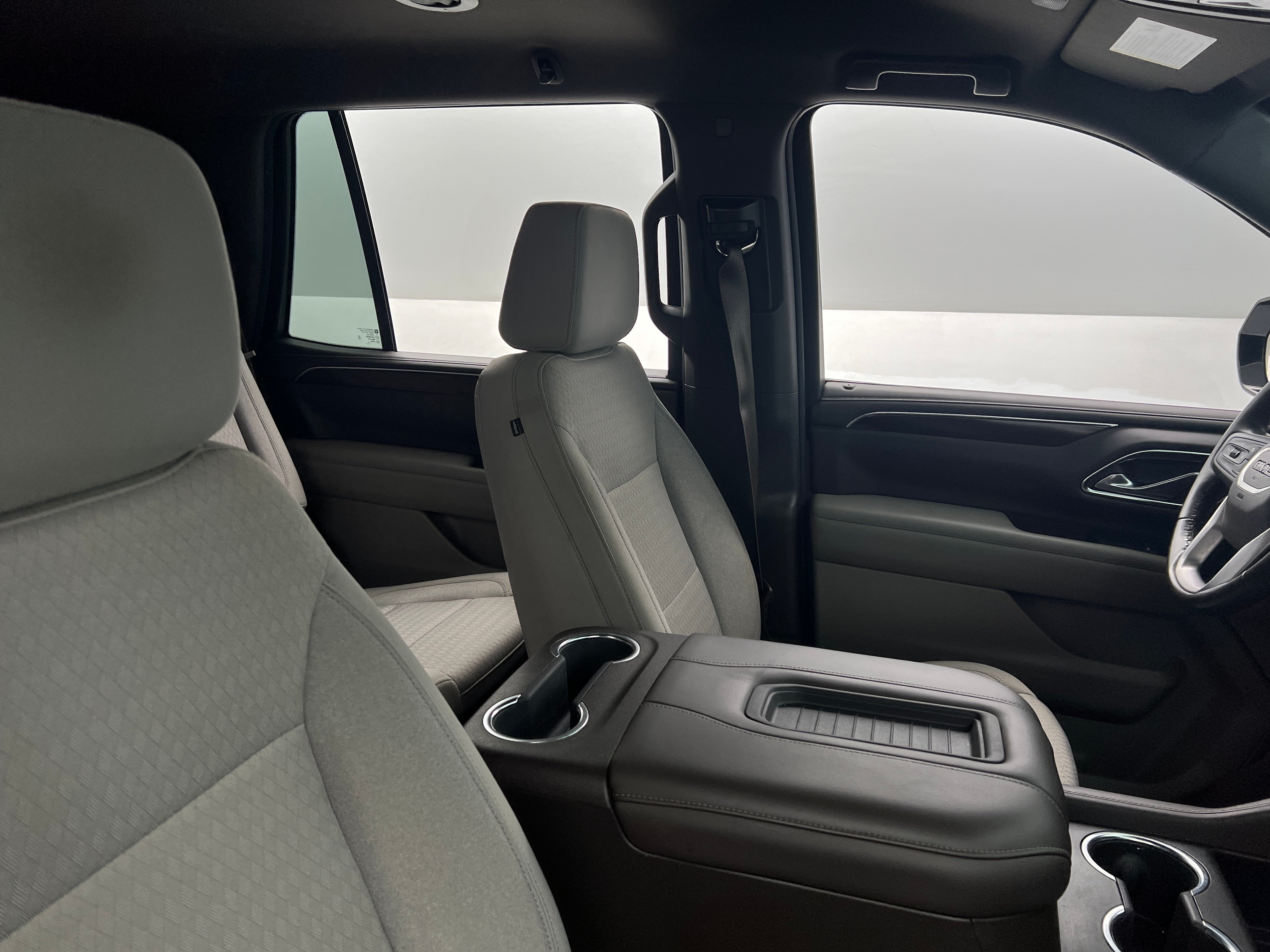 2021 GMC Yukon SLE 2