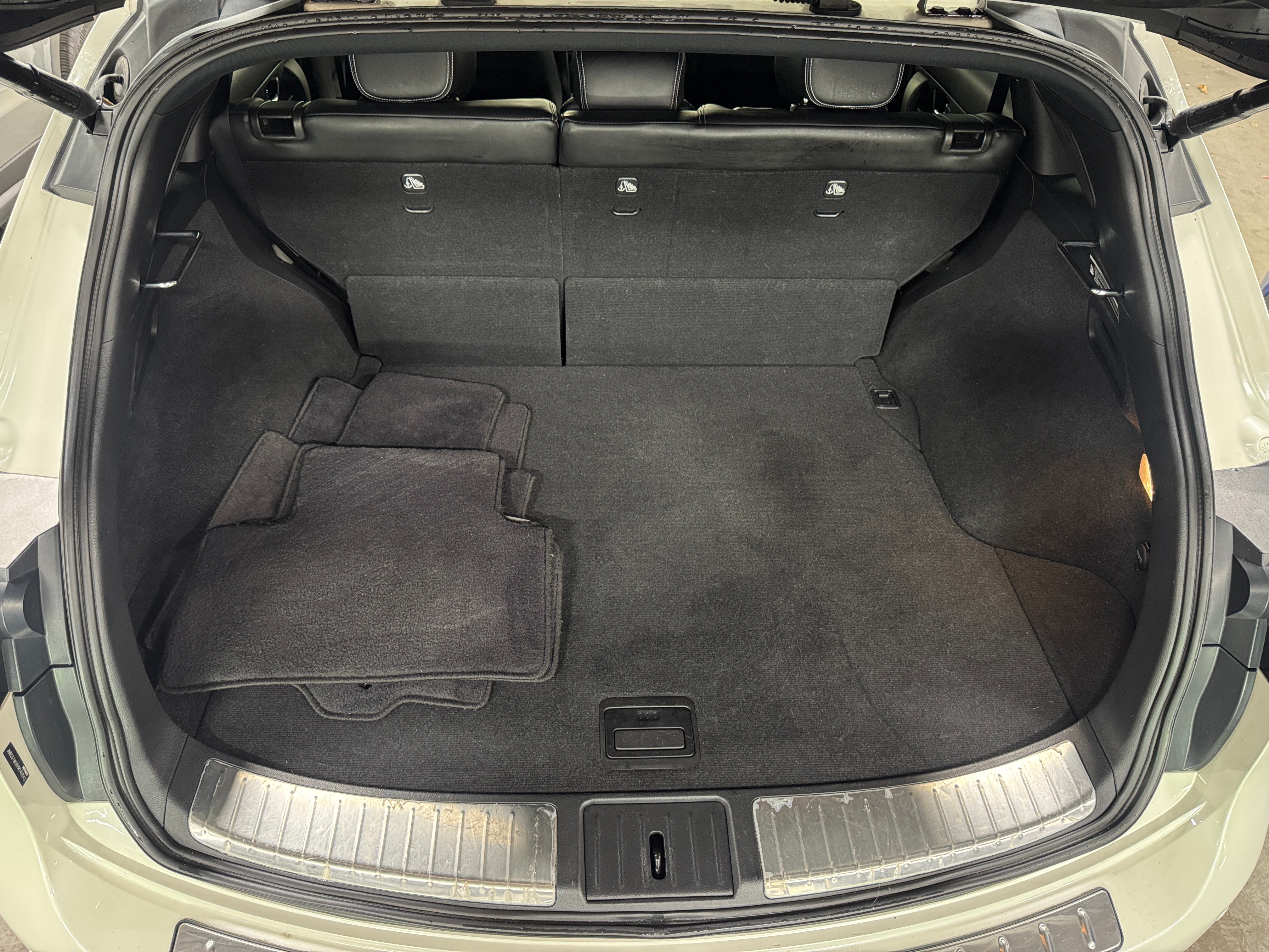 2017 INFINITI QX70  6