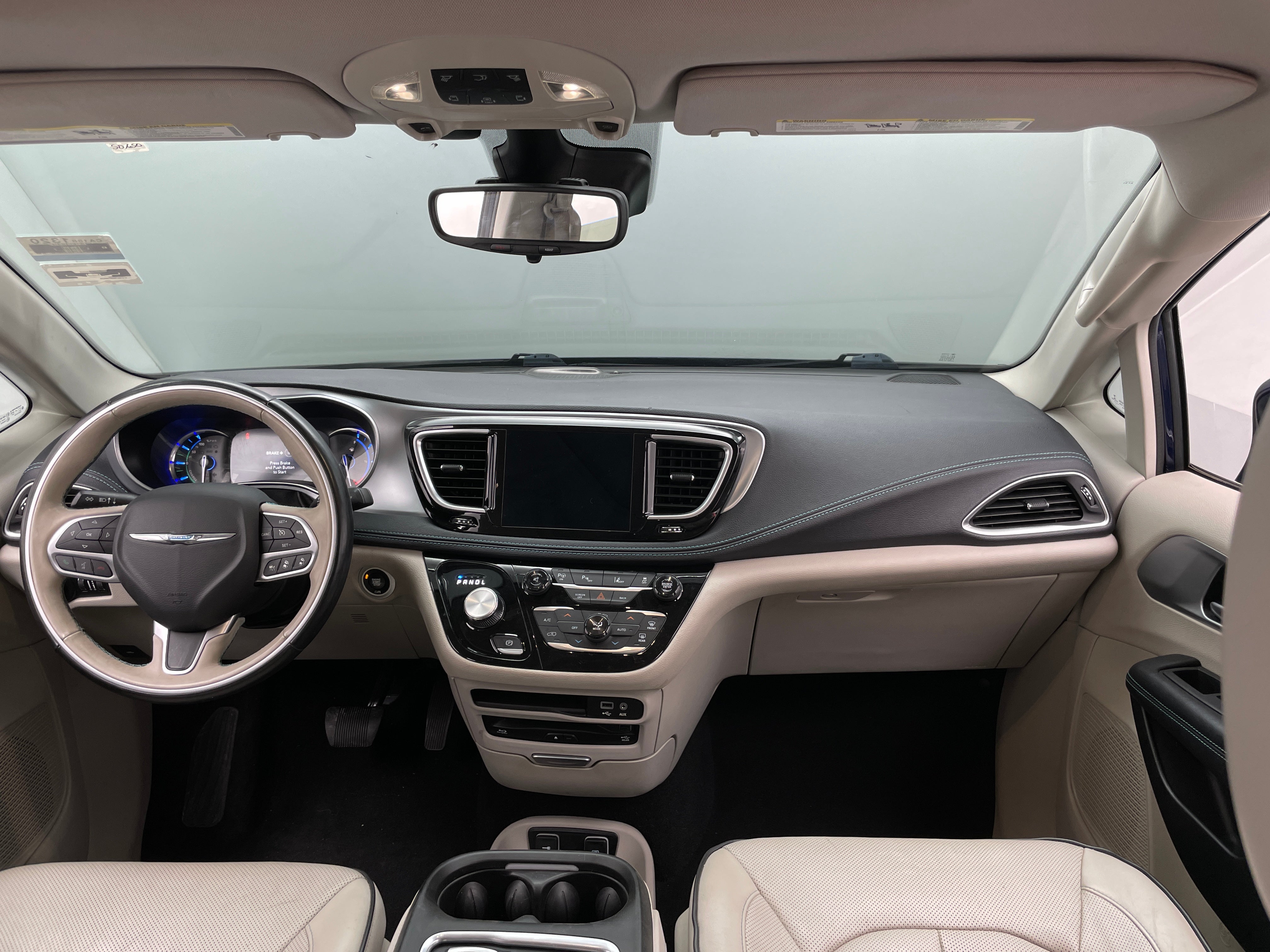 2017 Chrysler Pacifica Hybrid Platinum 2
