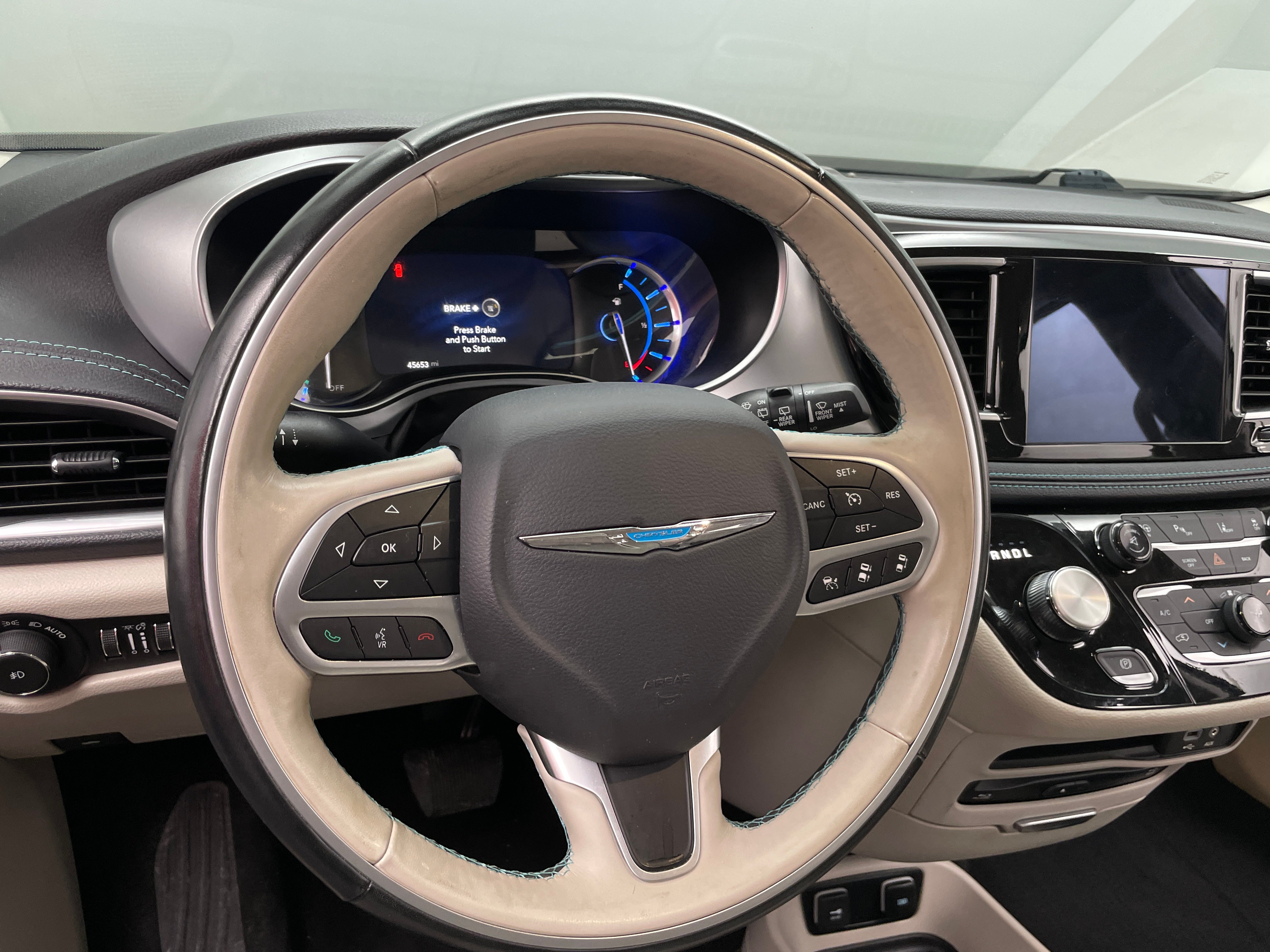 2017 Chrysler Pacifica Hybrid Platinum 4