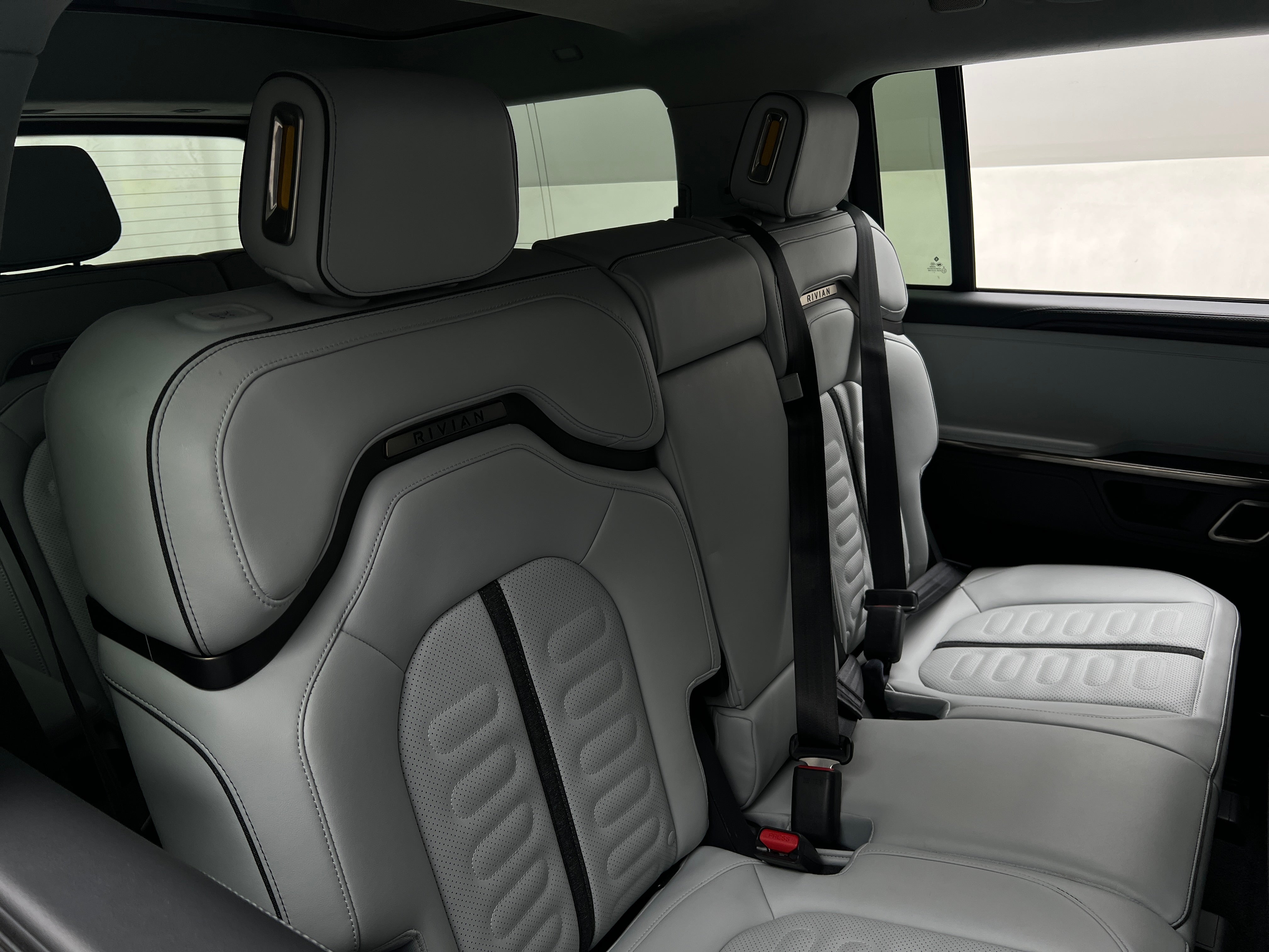 2023 Rivian R1S Launch Edition 5