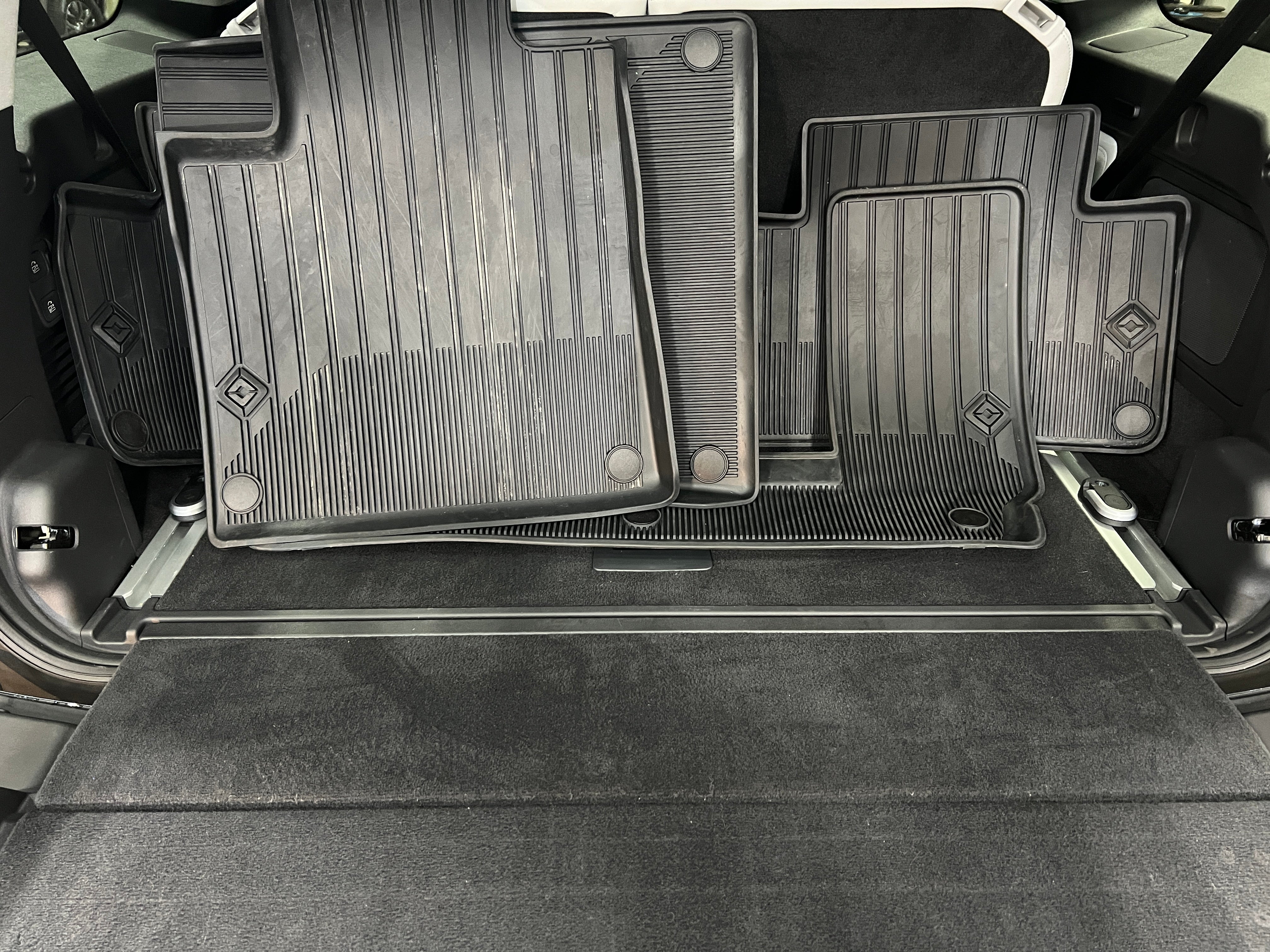 2023 Rivian R1S Launch Edition 6