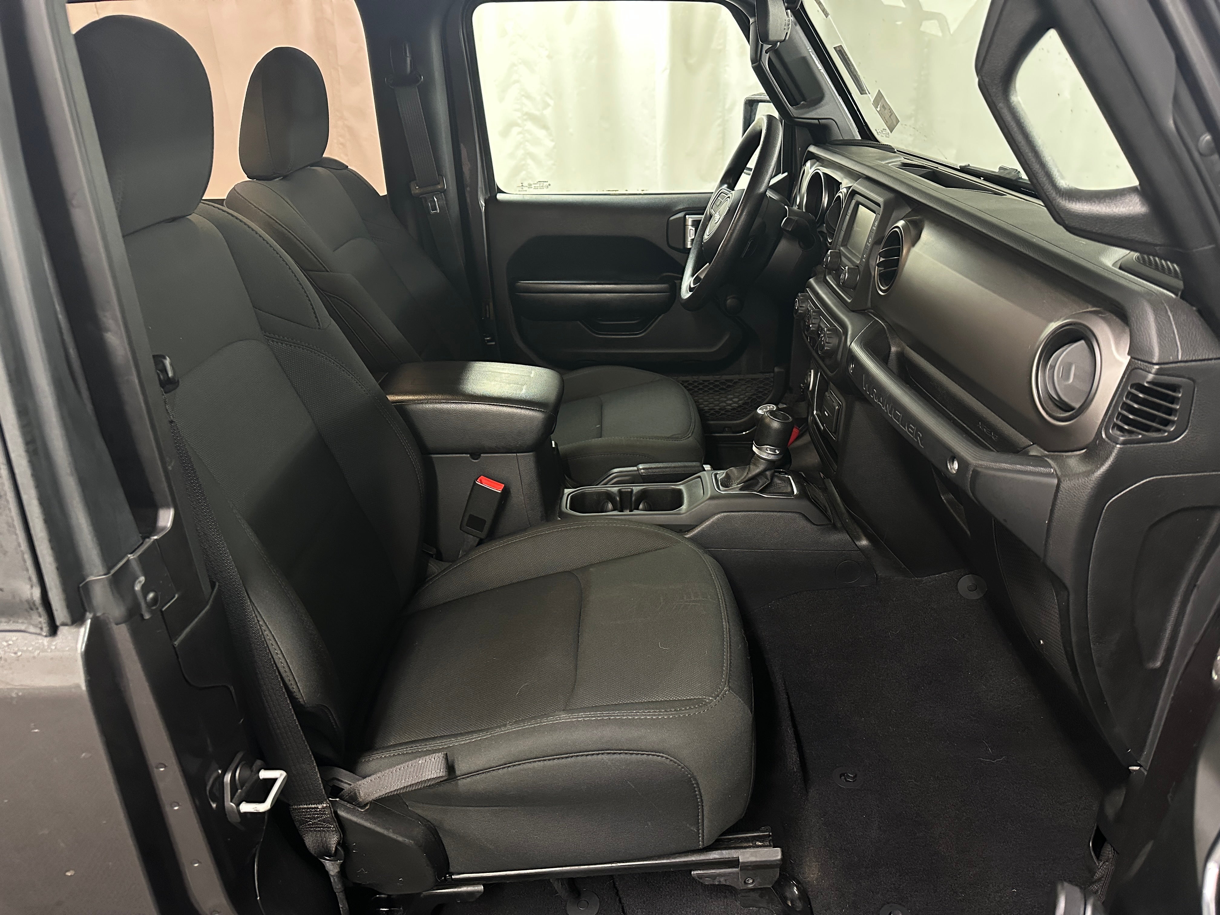 2021 Jeep Wrangler Sport 2