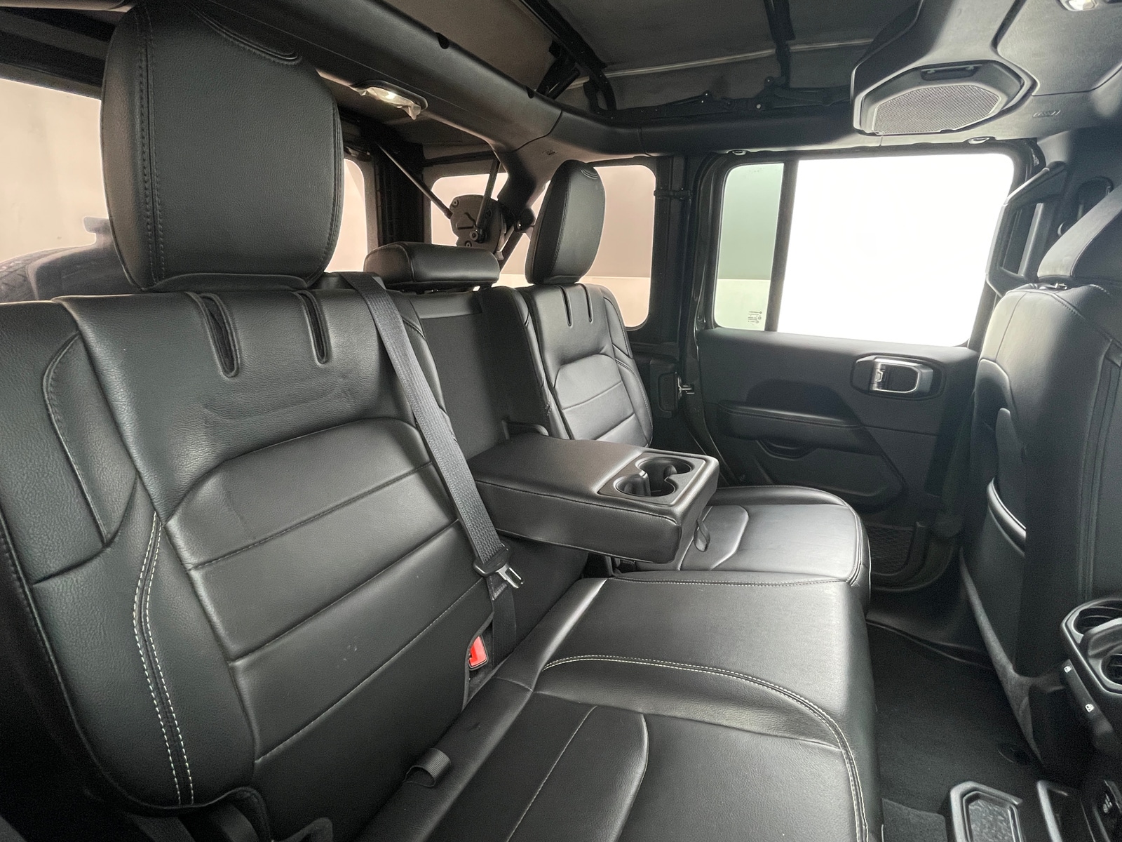 Thumbnail: 2022 Jeep Wrangler - 6