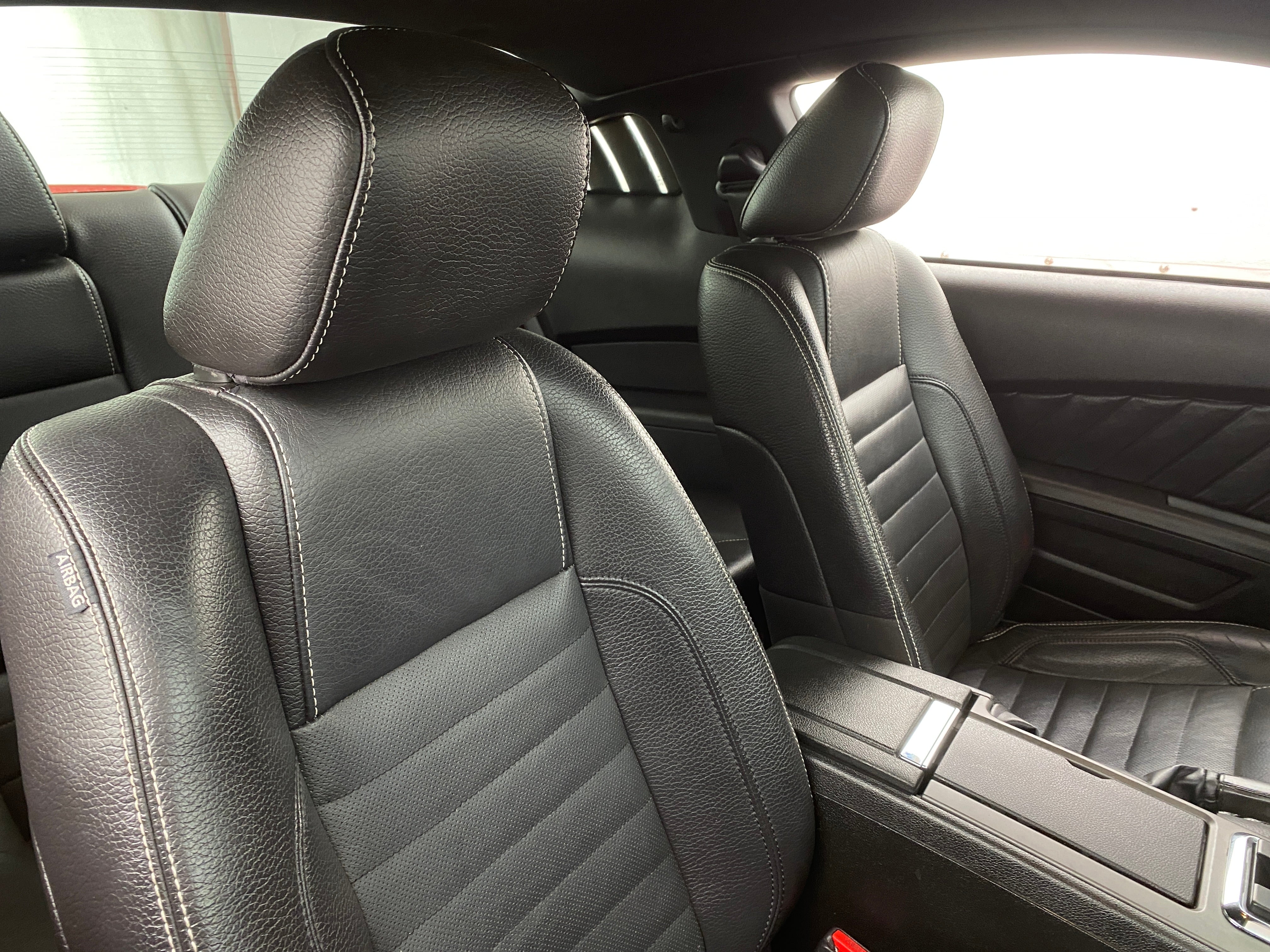 2012 Ford Mustang Premium 2