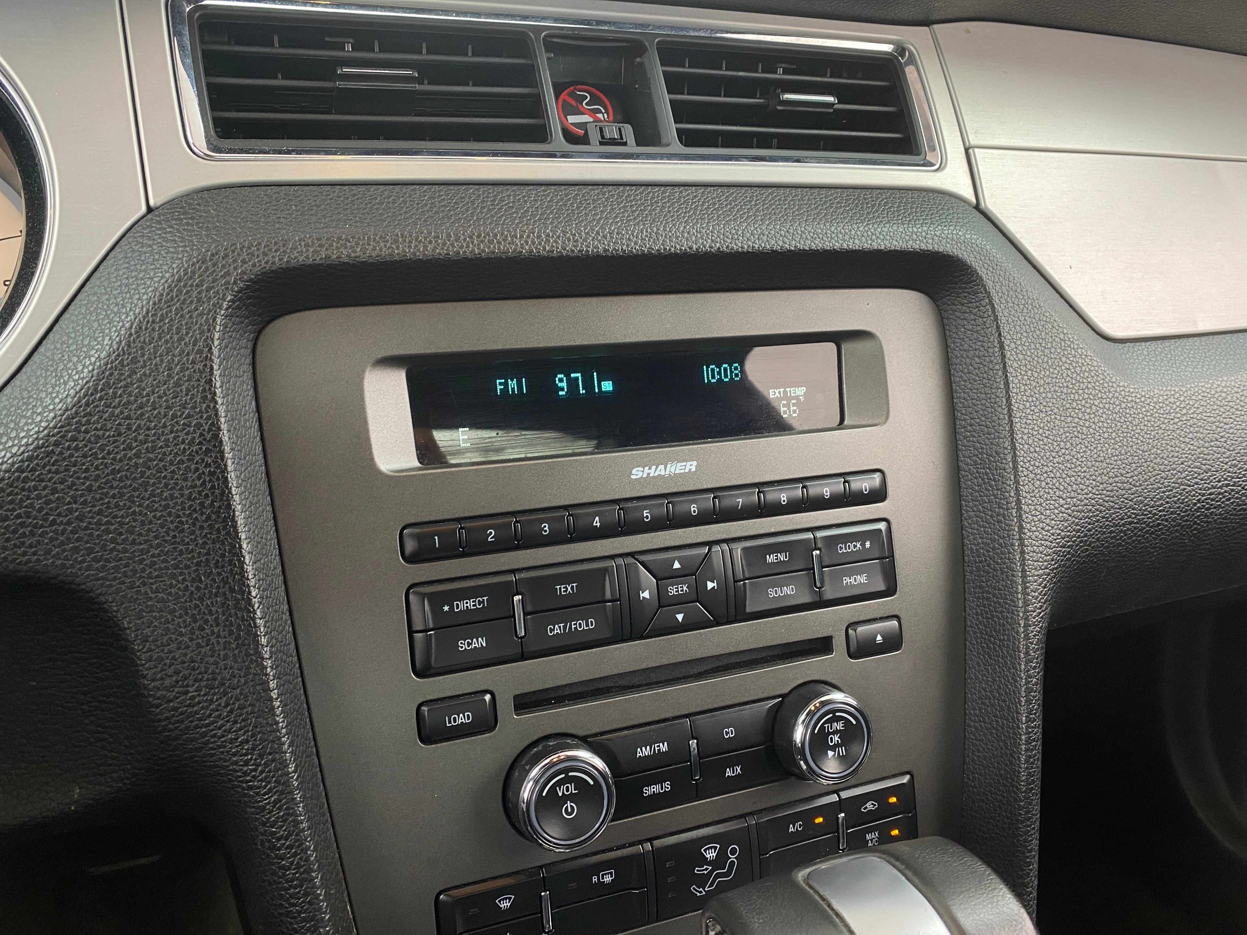 2012 Ford Mustang Premium 3
