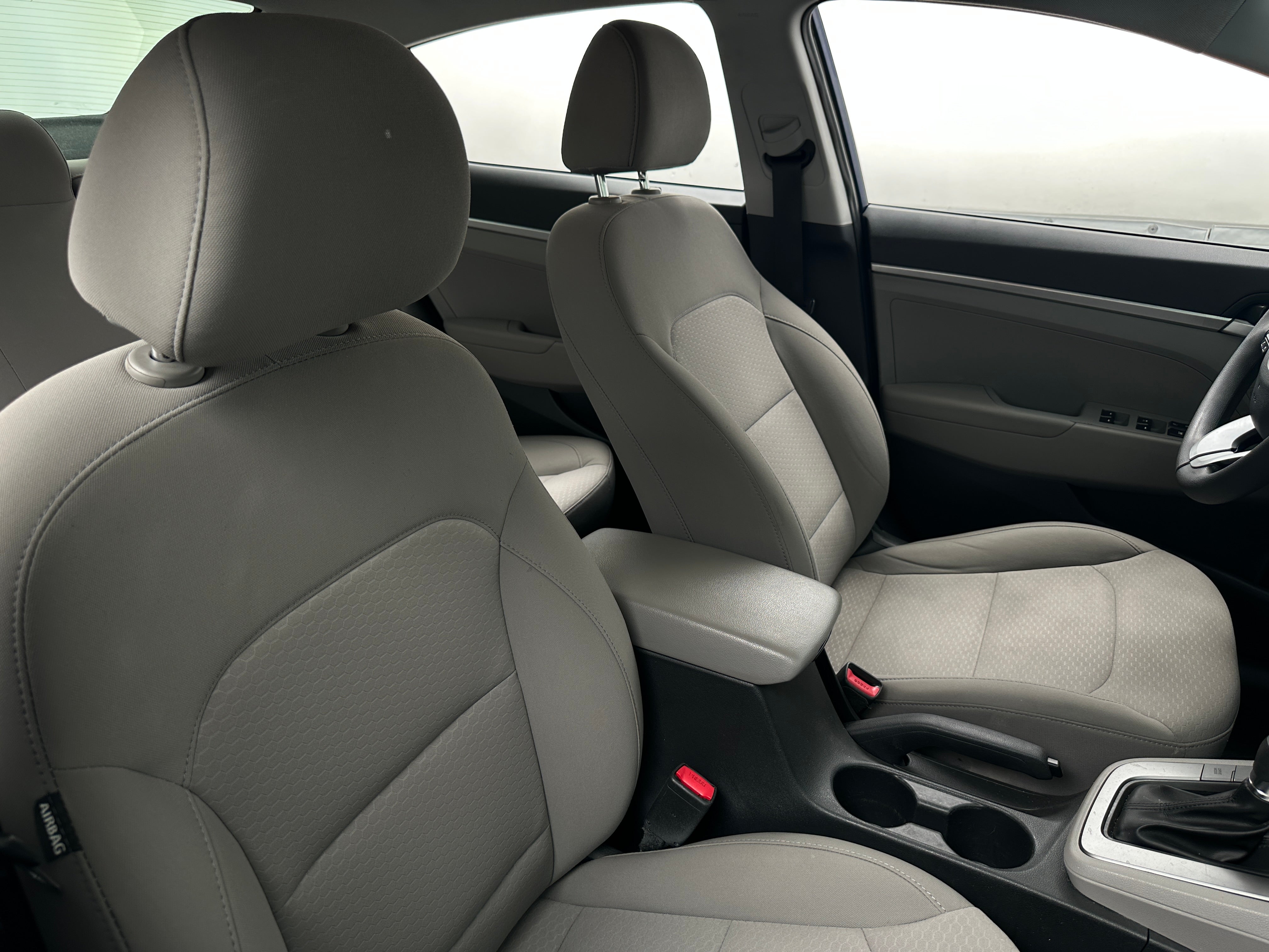 2019 Hyundai Elantra SE 2