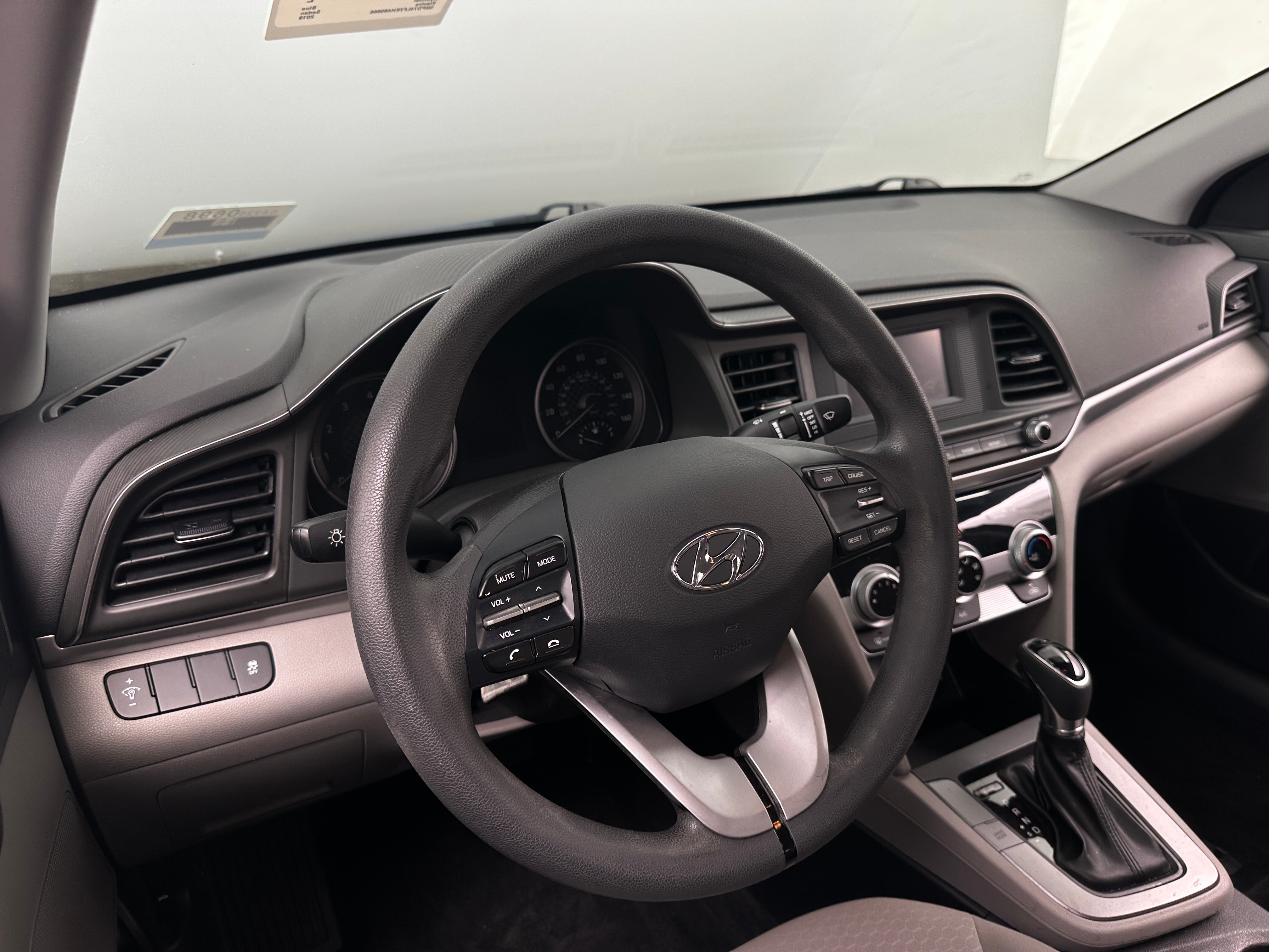 2019 Hyundai Elantra SE 3