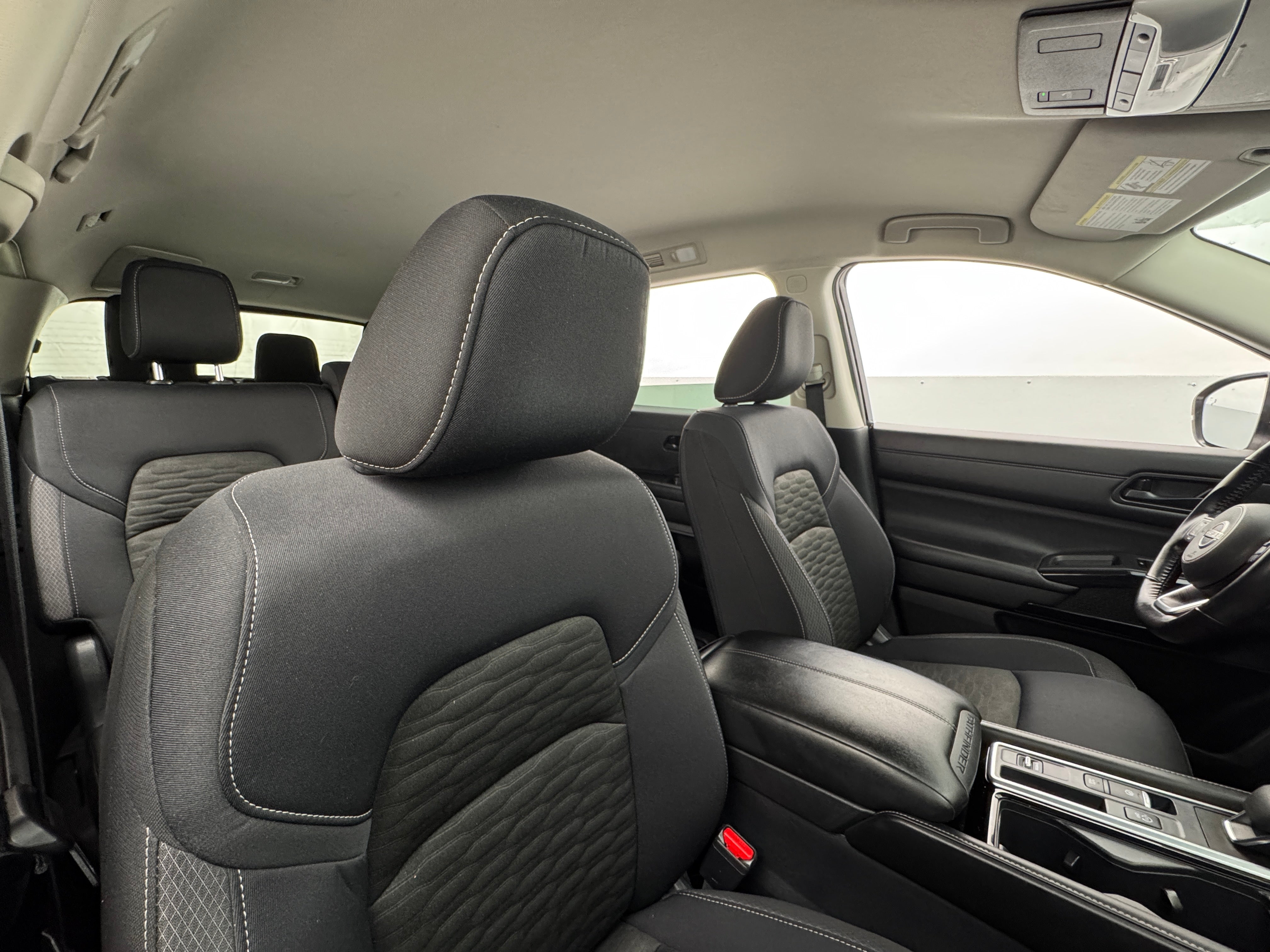 2024 Nissan Pathfinder SV 2