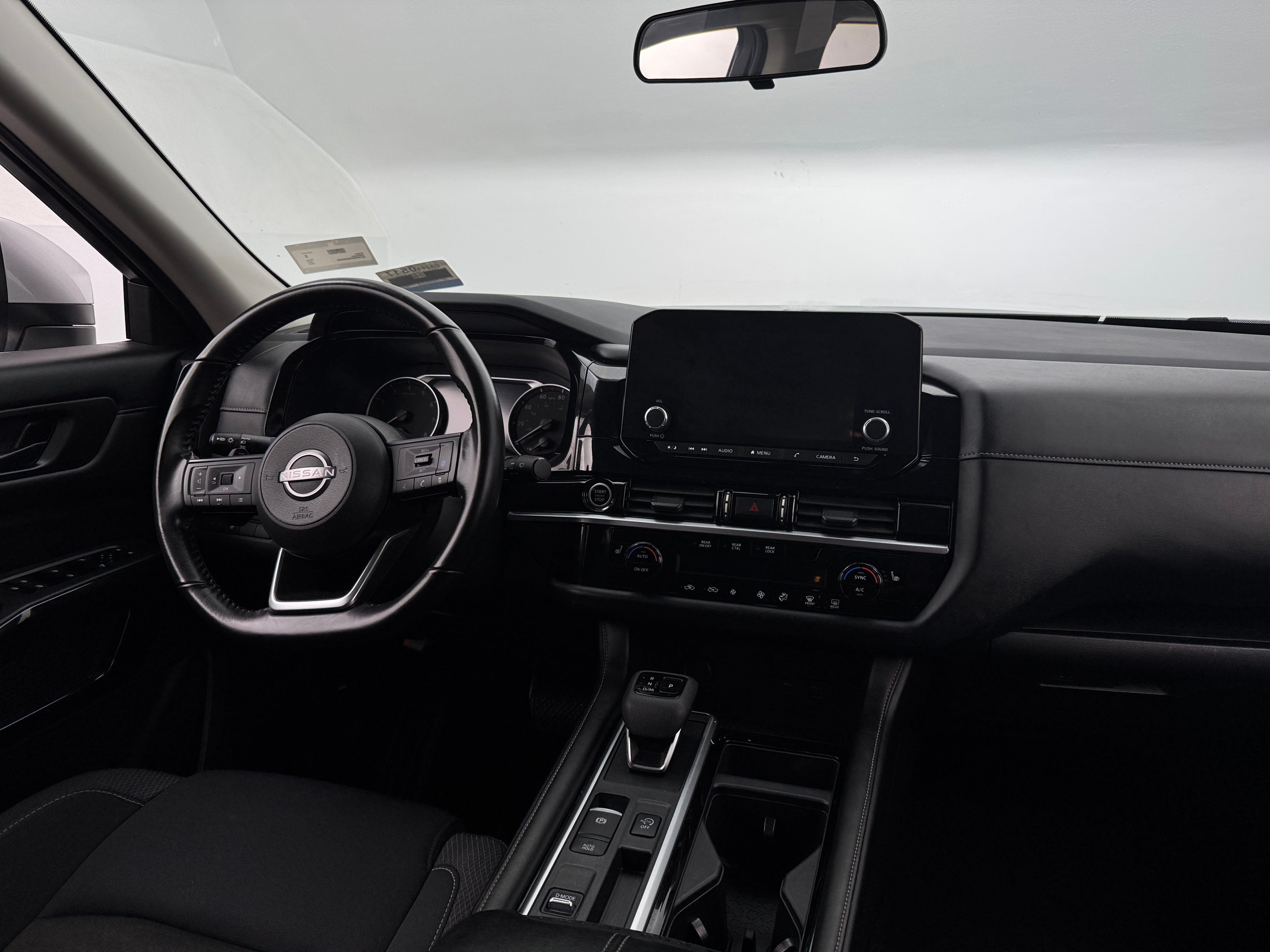 2024 Nissan Pathfinder SV 3