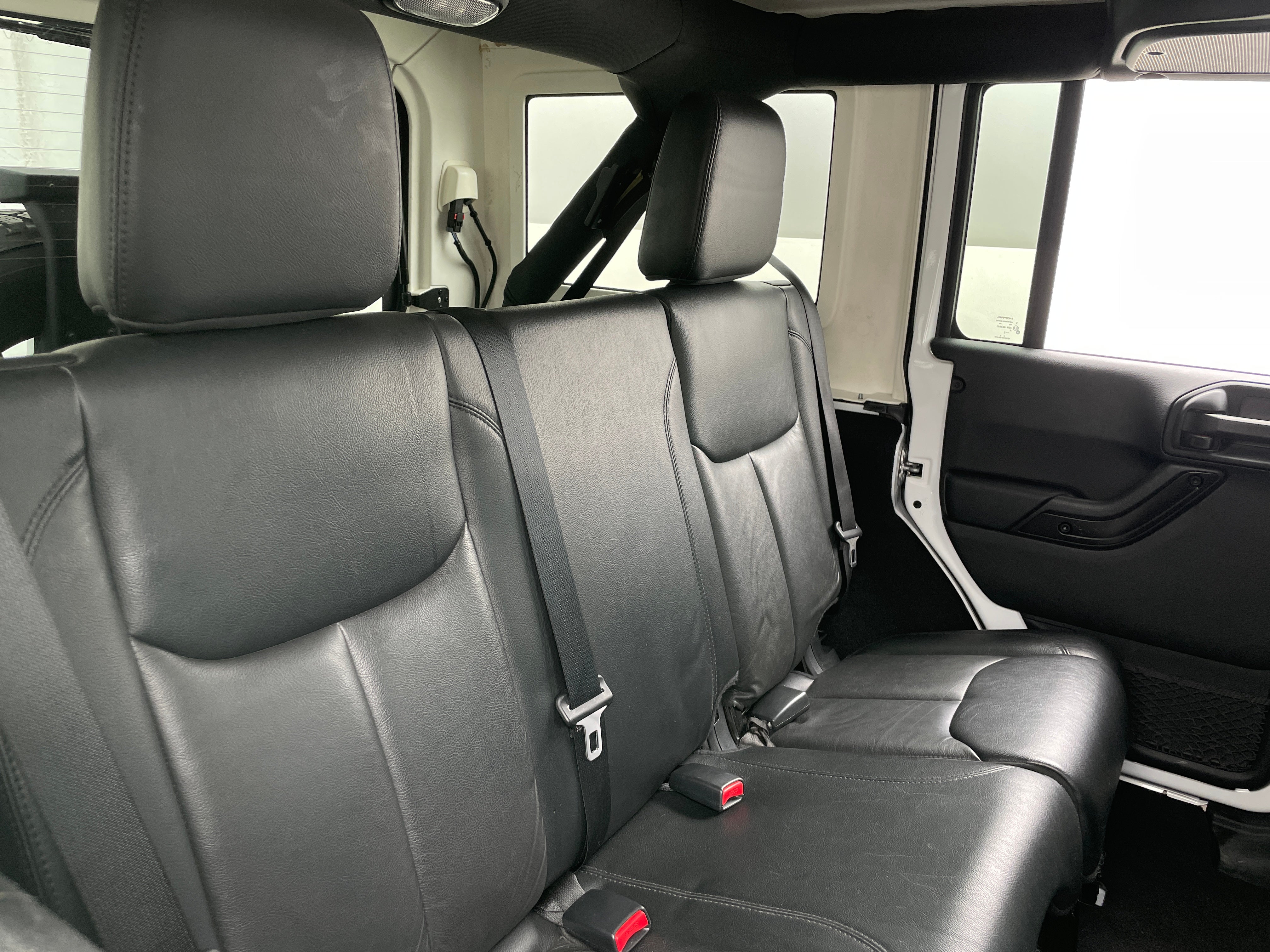 2017 Jeep Wrangler Unlimited Mountain 5