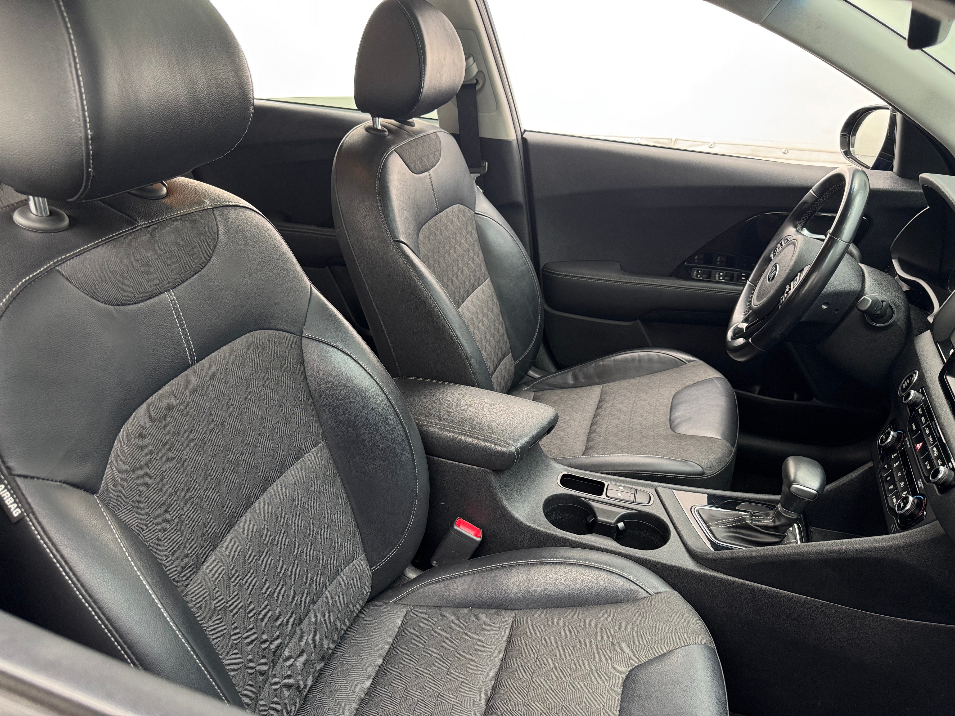 2017 Kia Niro EX 2