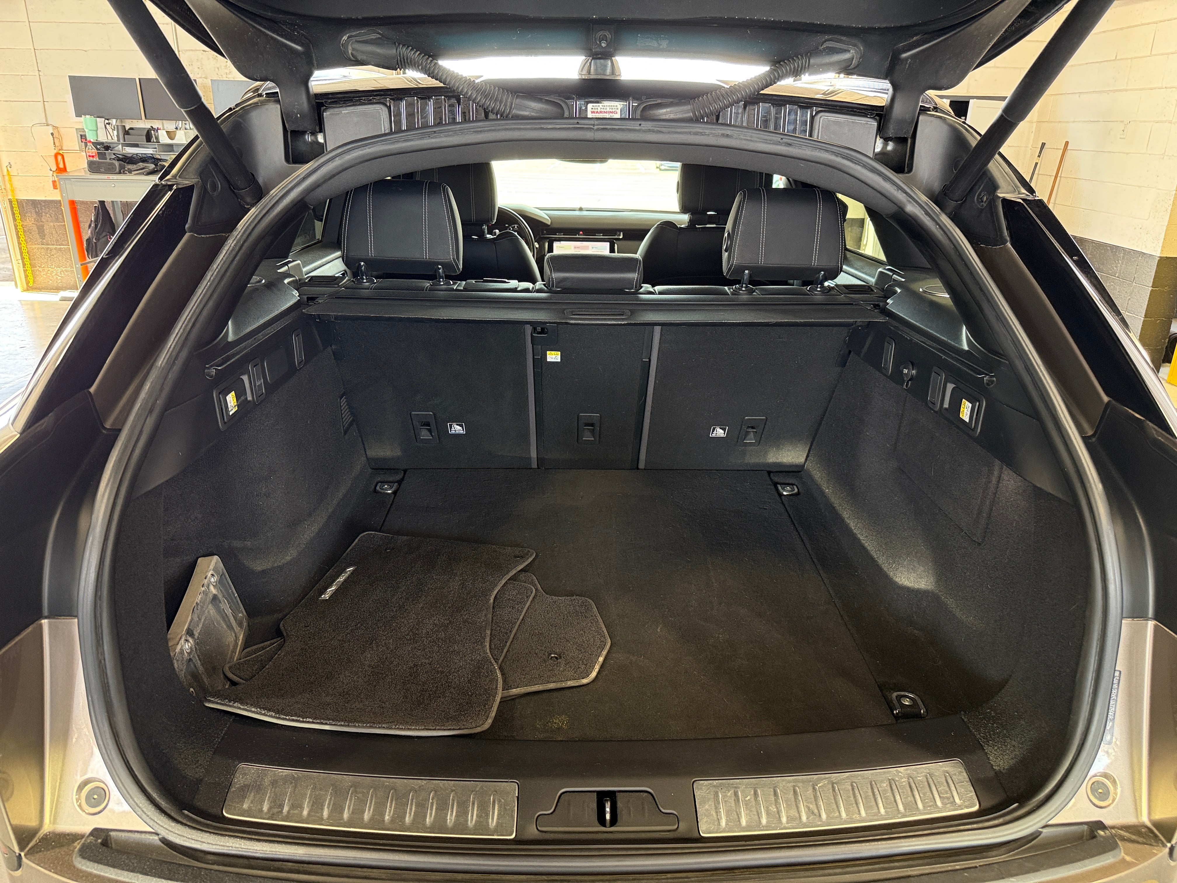 2018 Land Rover Range Rover Velar R-Dynamic SE 6