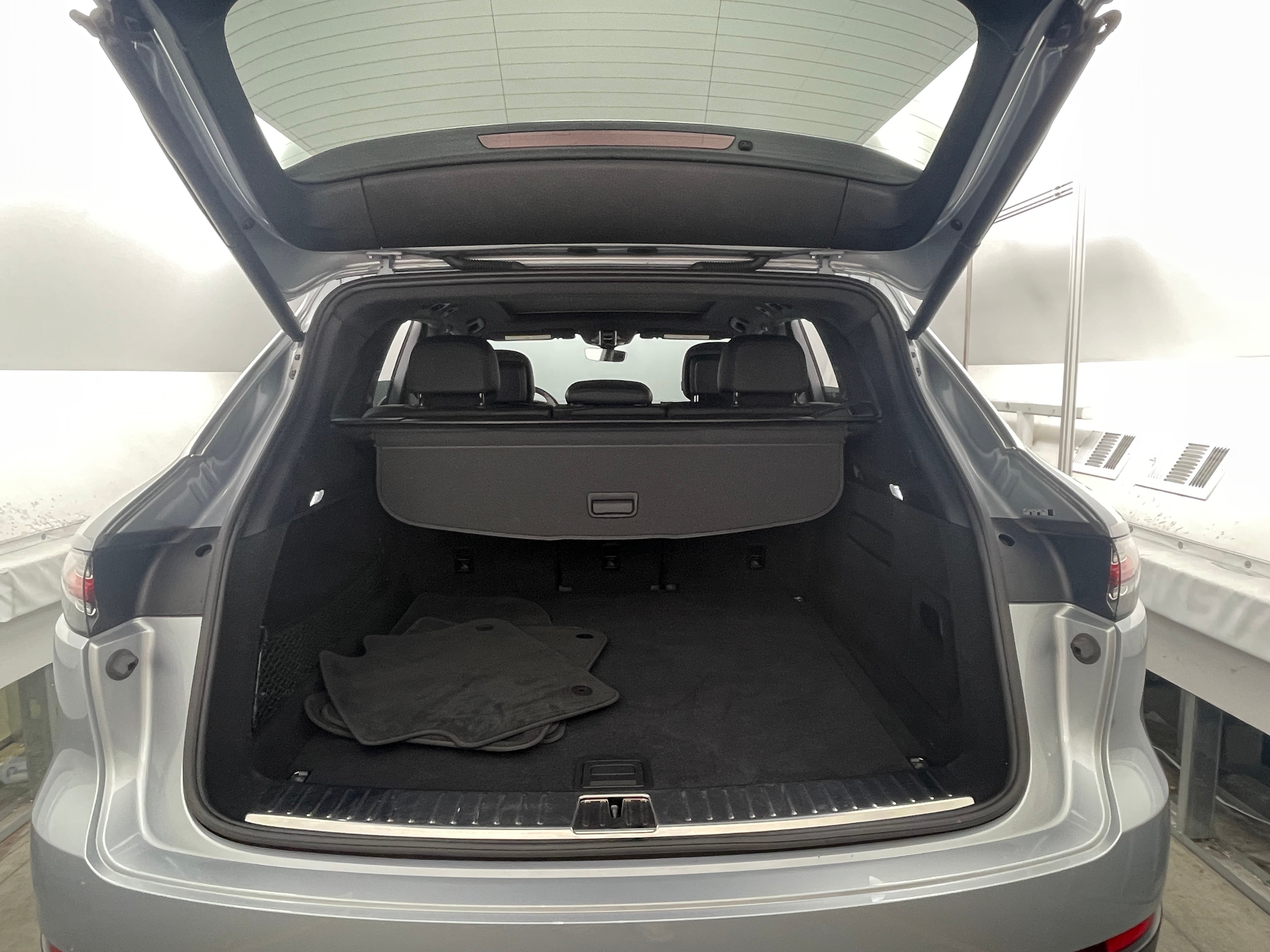 2020 Porsche Cayenne Base 6
