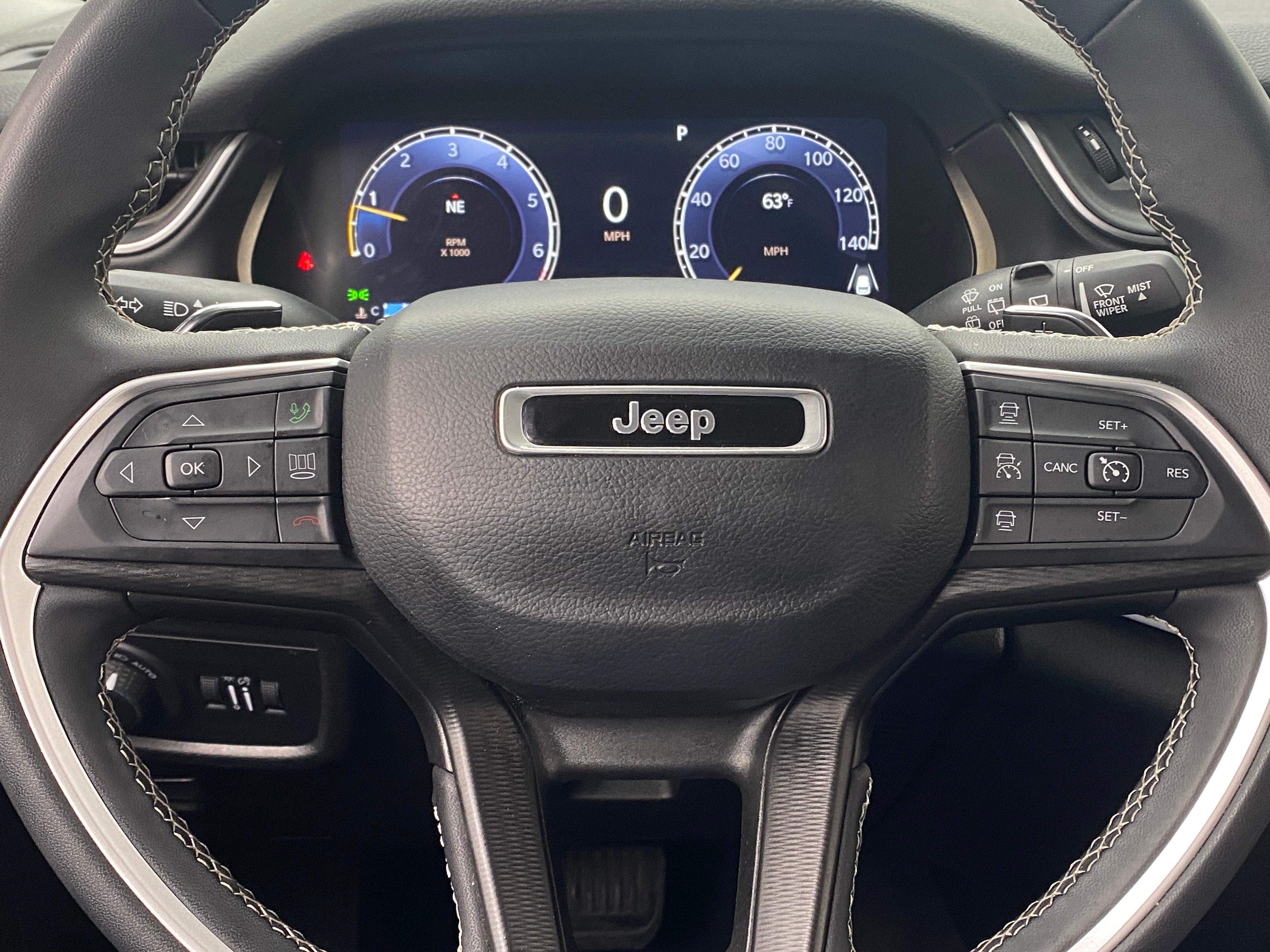 2023 Jeep Grand Cherokee Laredo 5