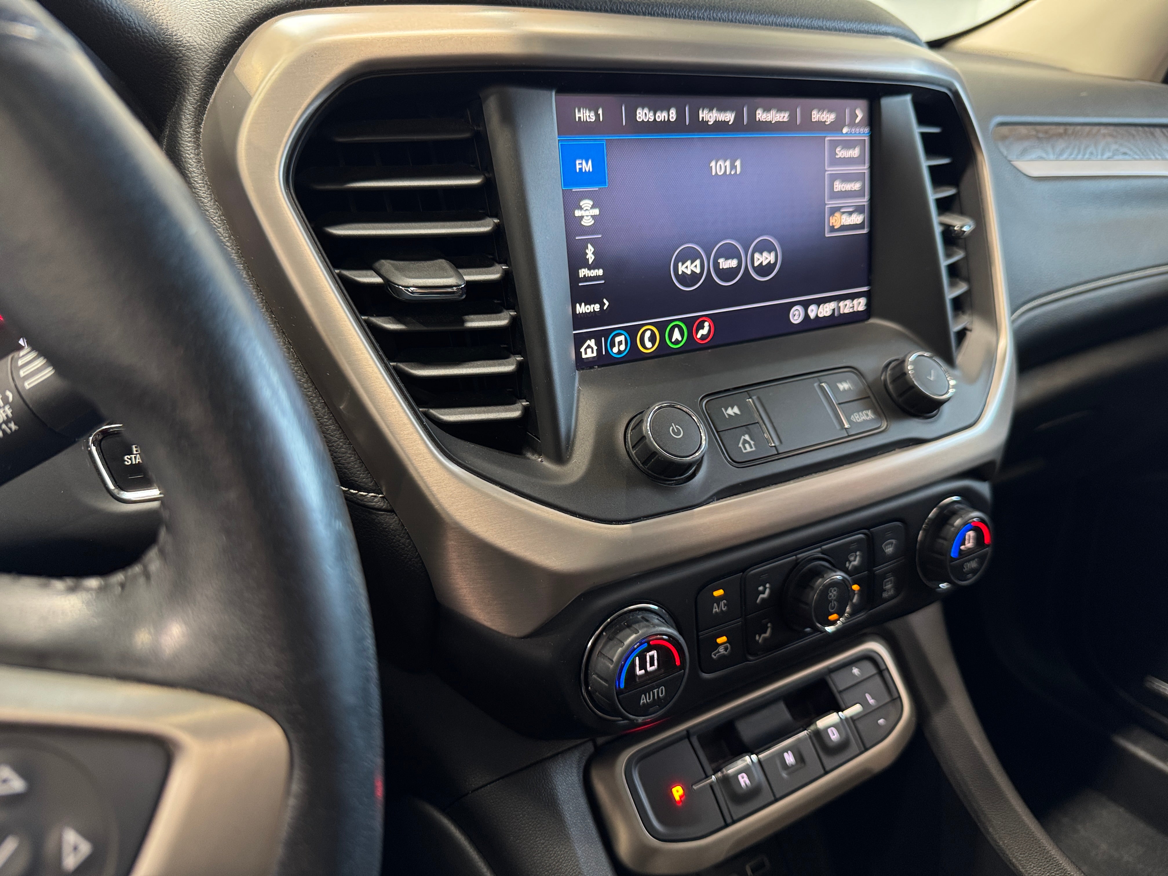 2020 GMC Acadia Denali 3