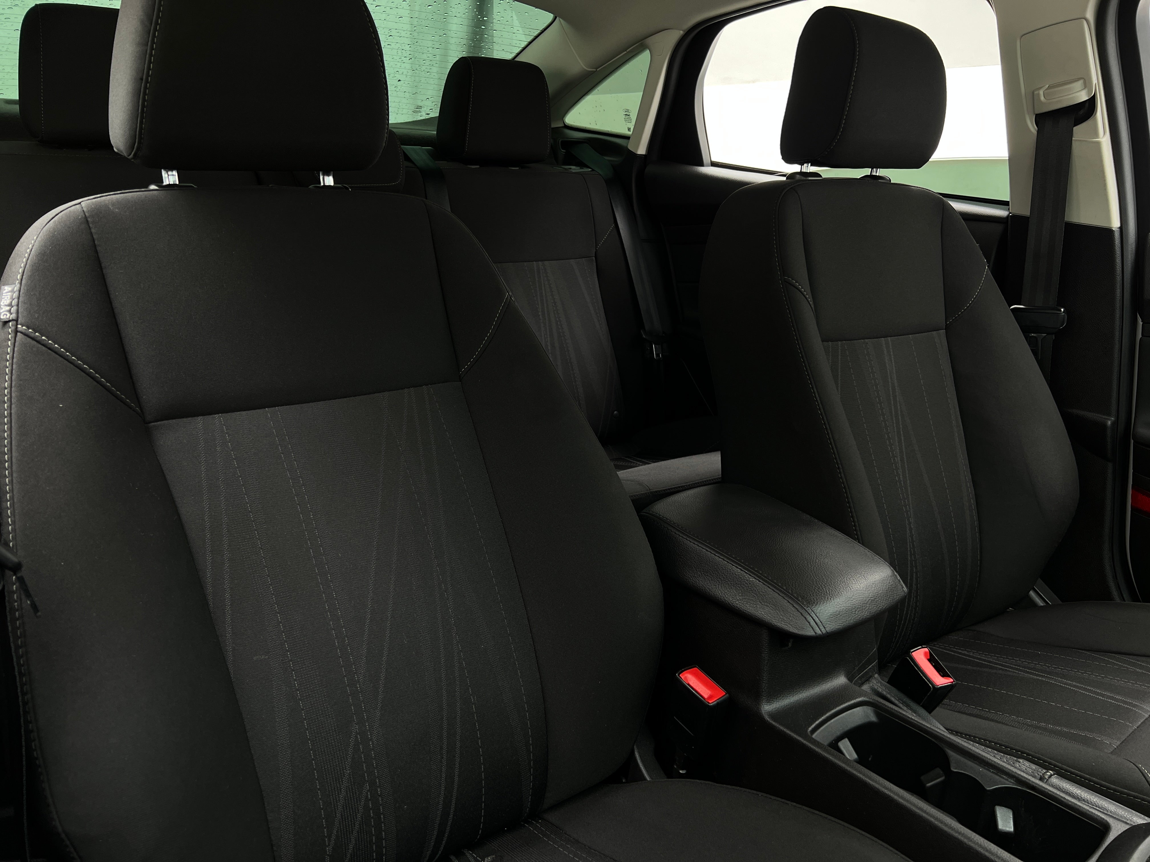 2017 Ford Focus SE 2