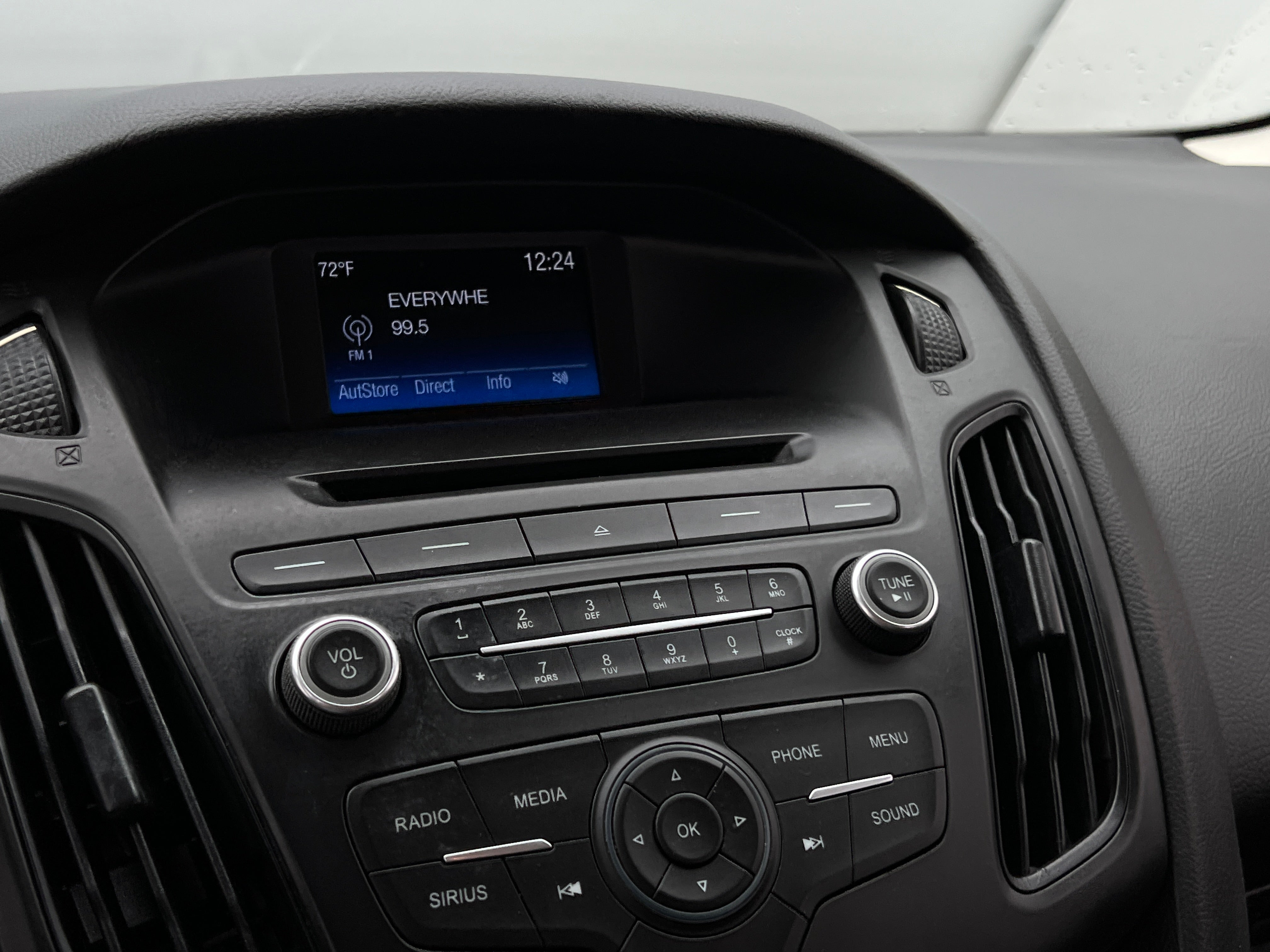 2017 Ford Focus SE 4