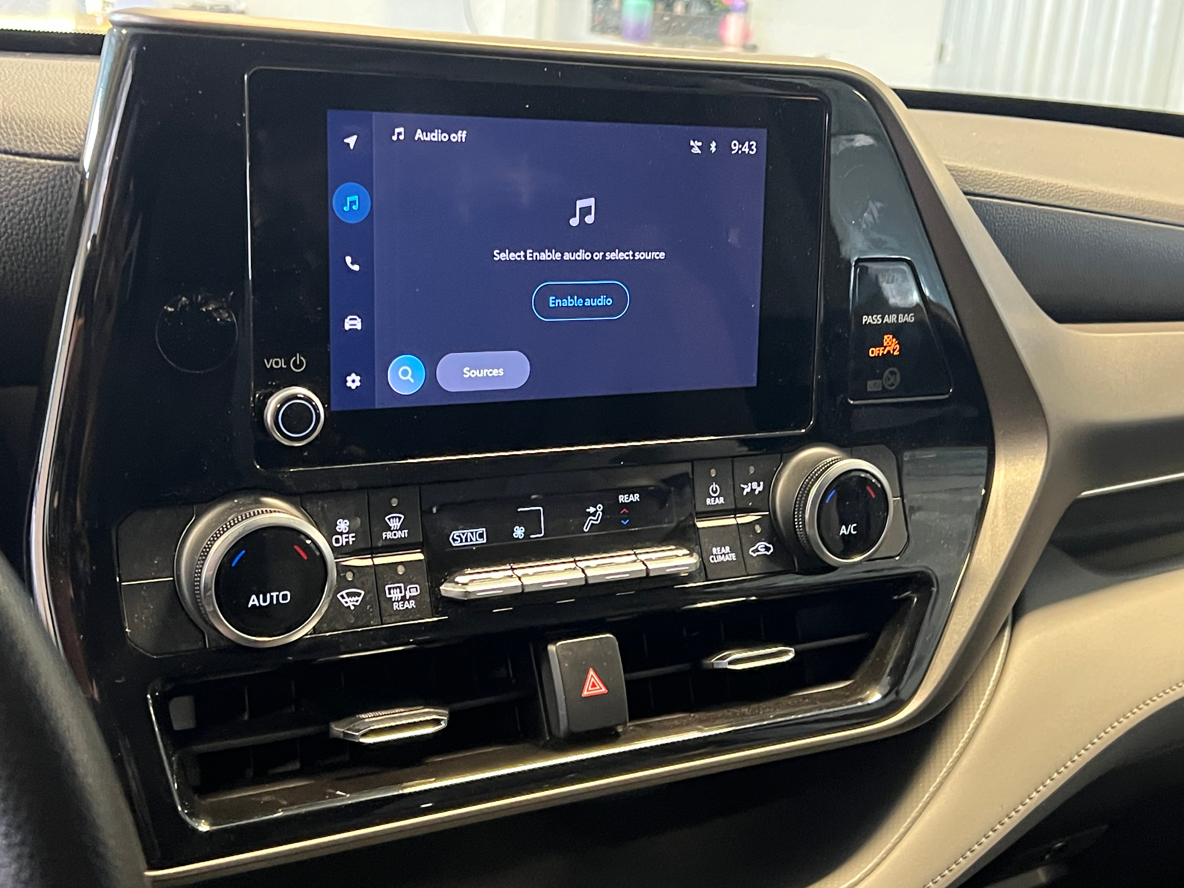 2023 Toyota Highlander L 4