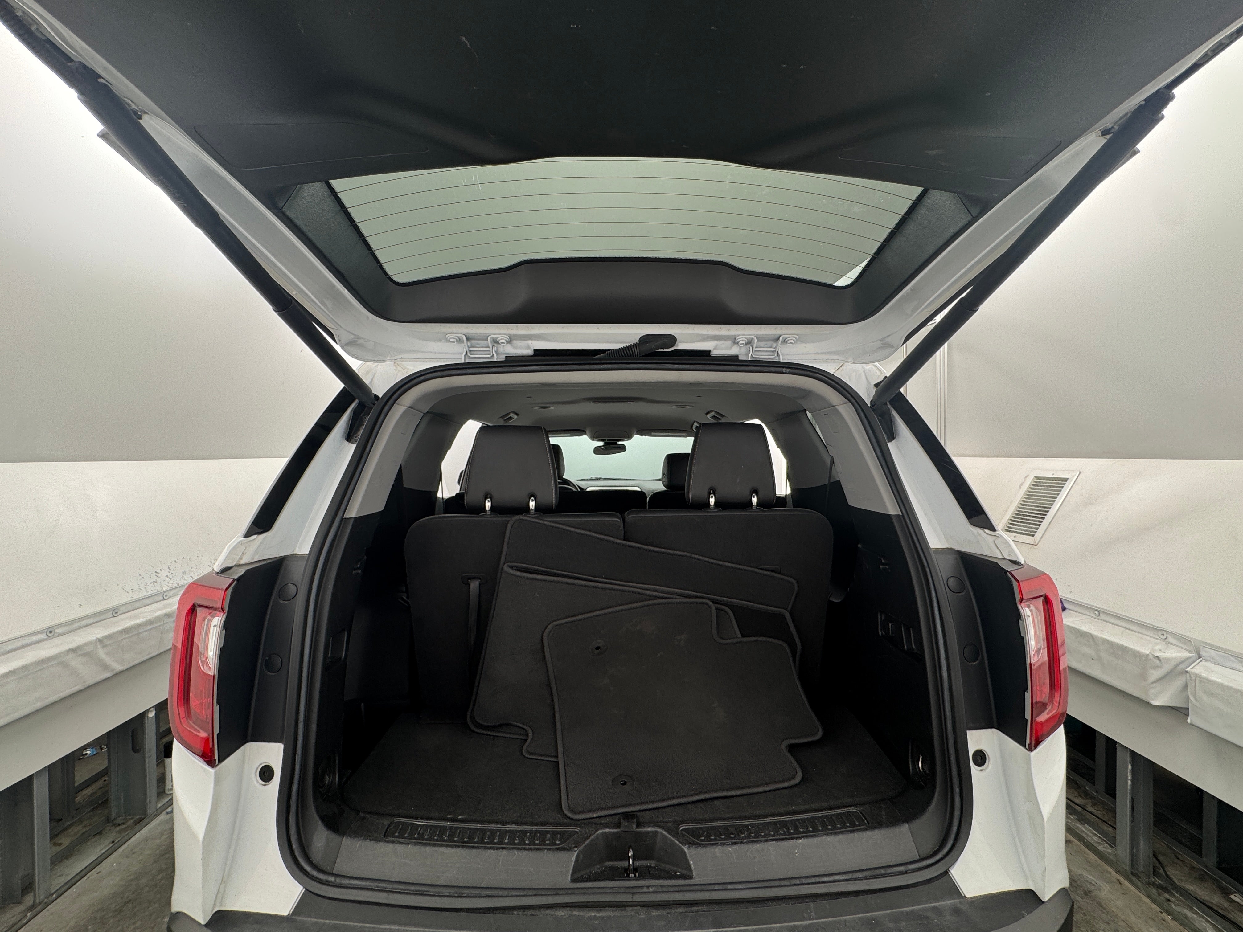 2023 GMC Acadia SLT 6