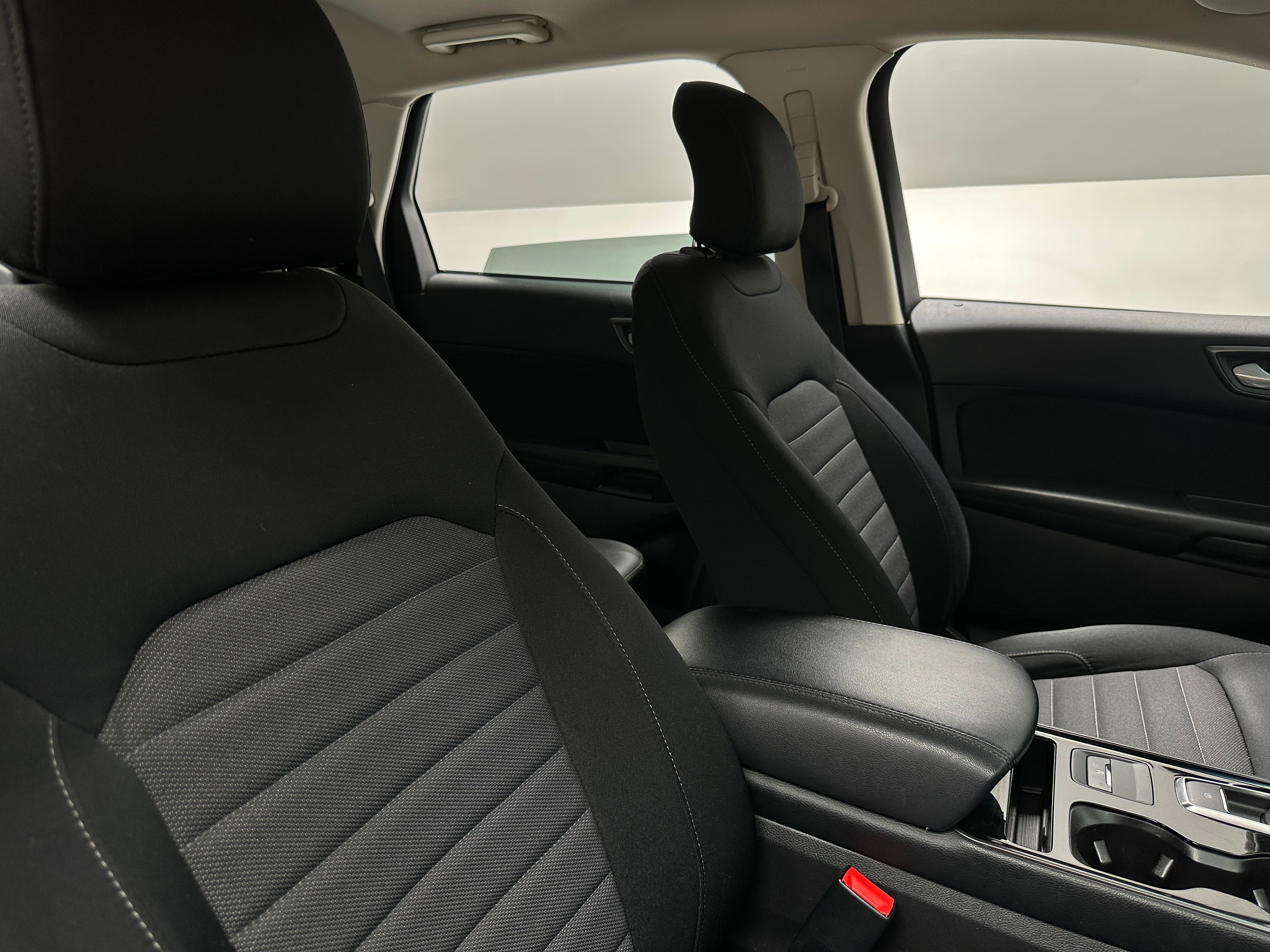 2019 Ford Edge SE 2