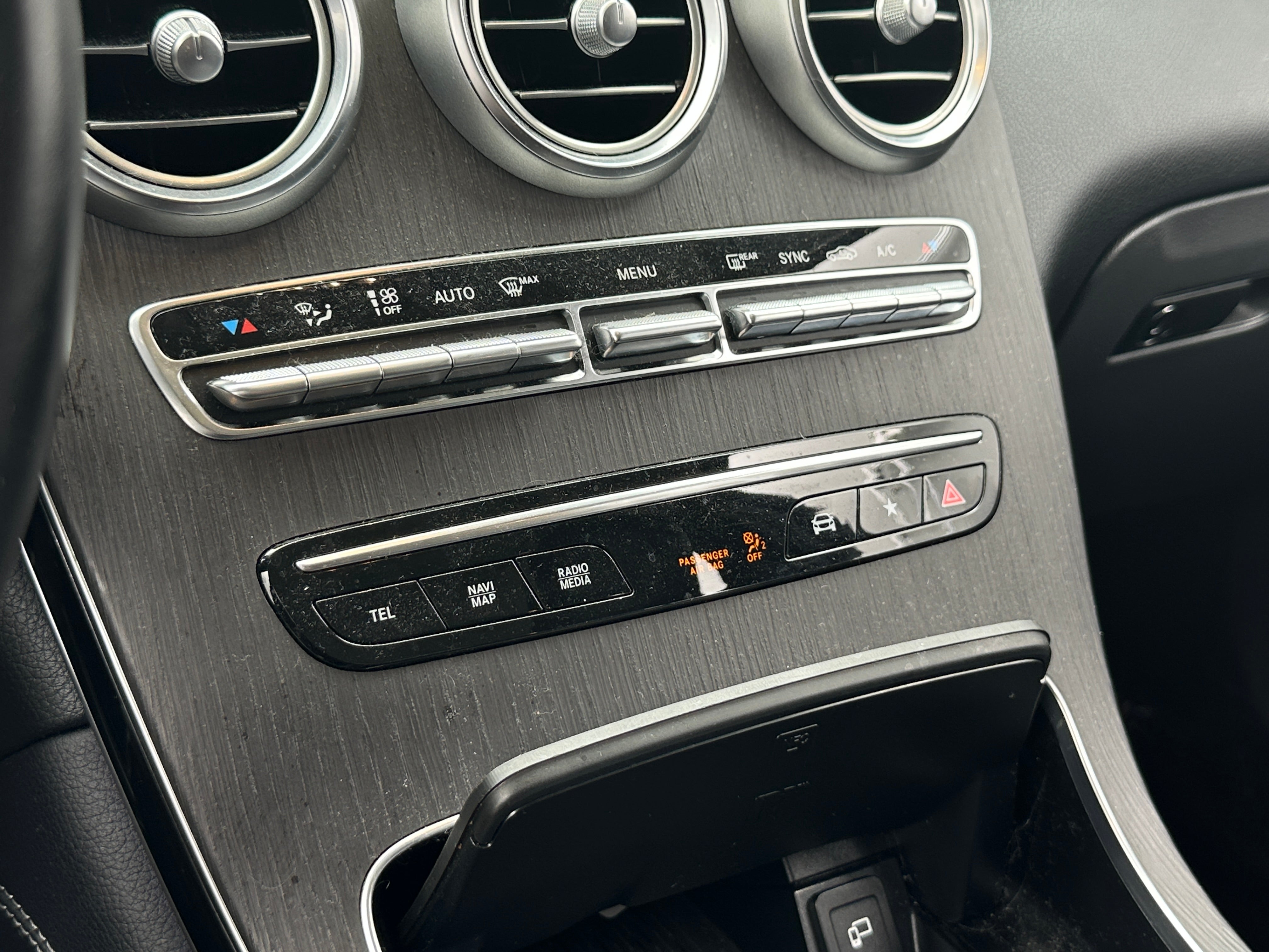 2021 Mercedes-Benz GLC 300 3