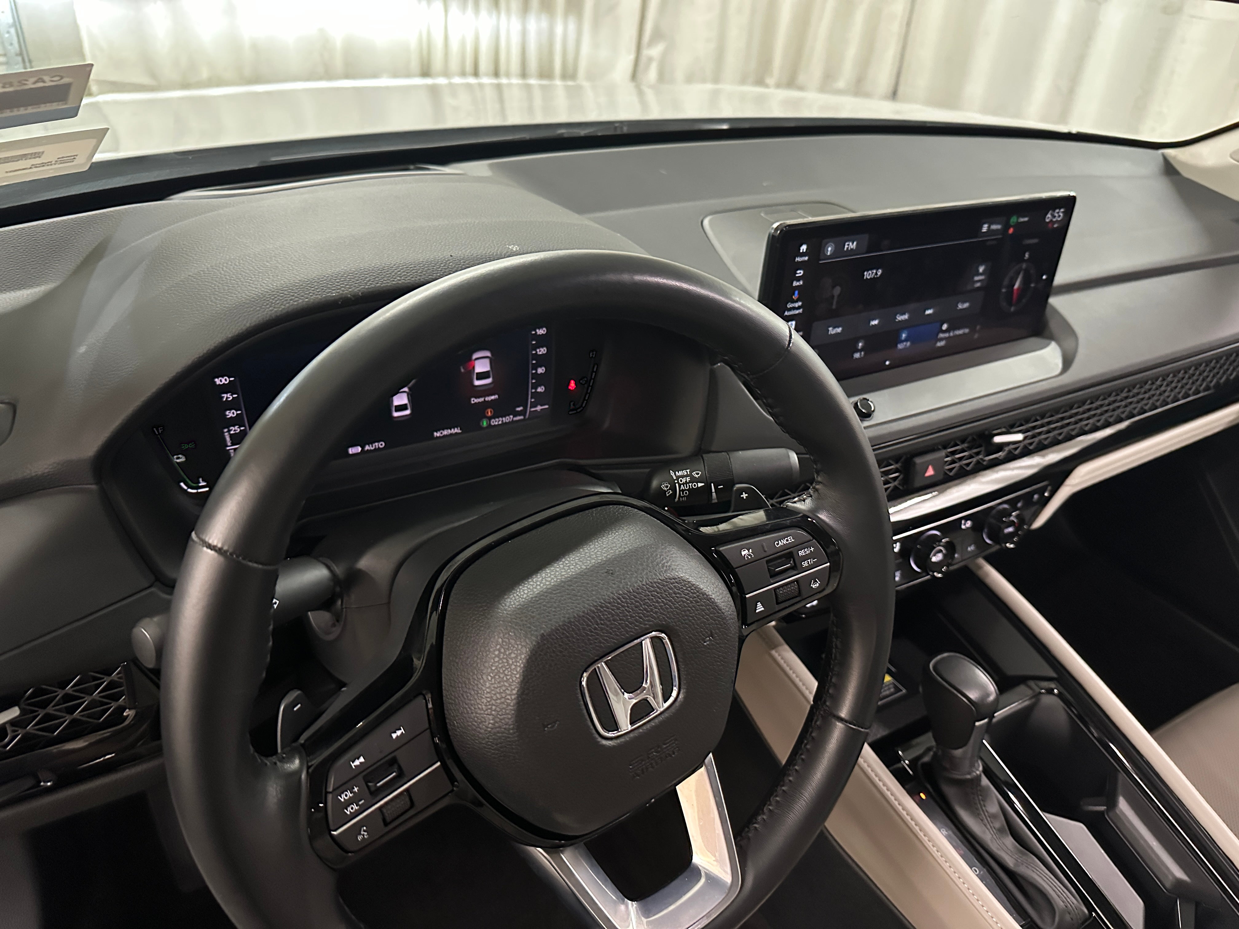2023 Honda Accord Touring 2