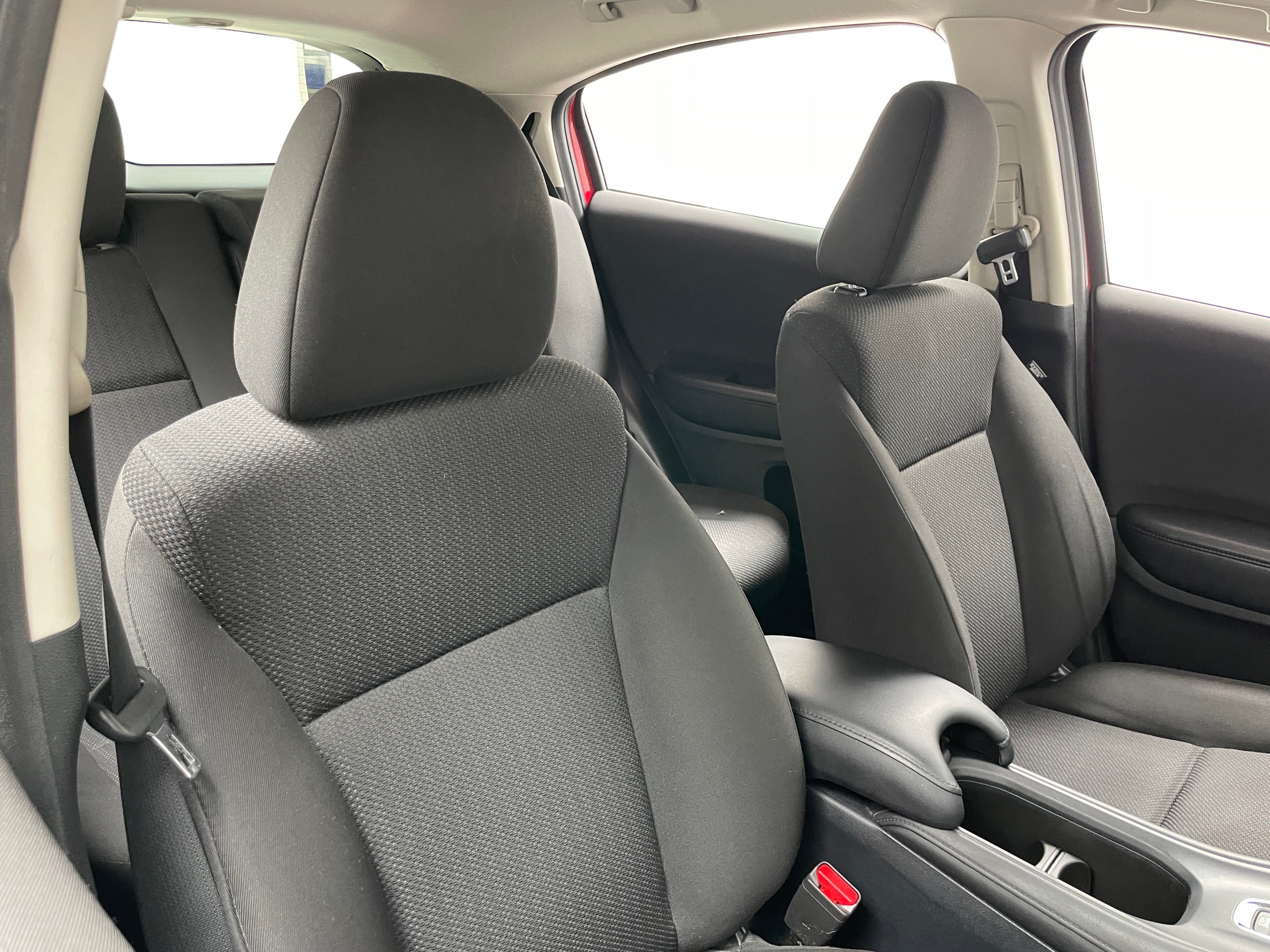 2016 Honda HR-V LX 2
