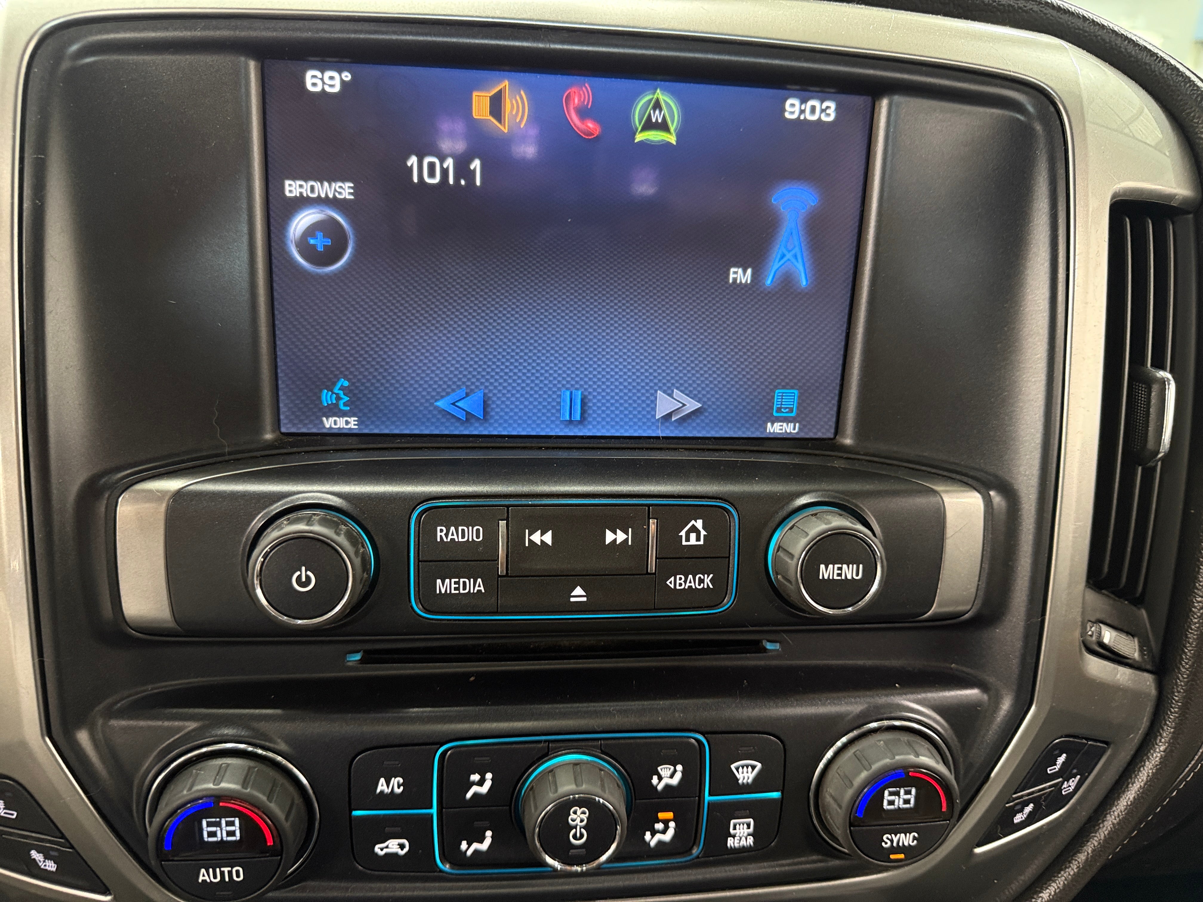 2014 Chevrolet Silverado 1500 LTZ 3