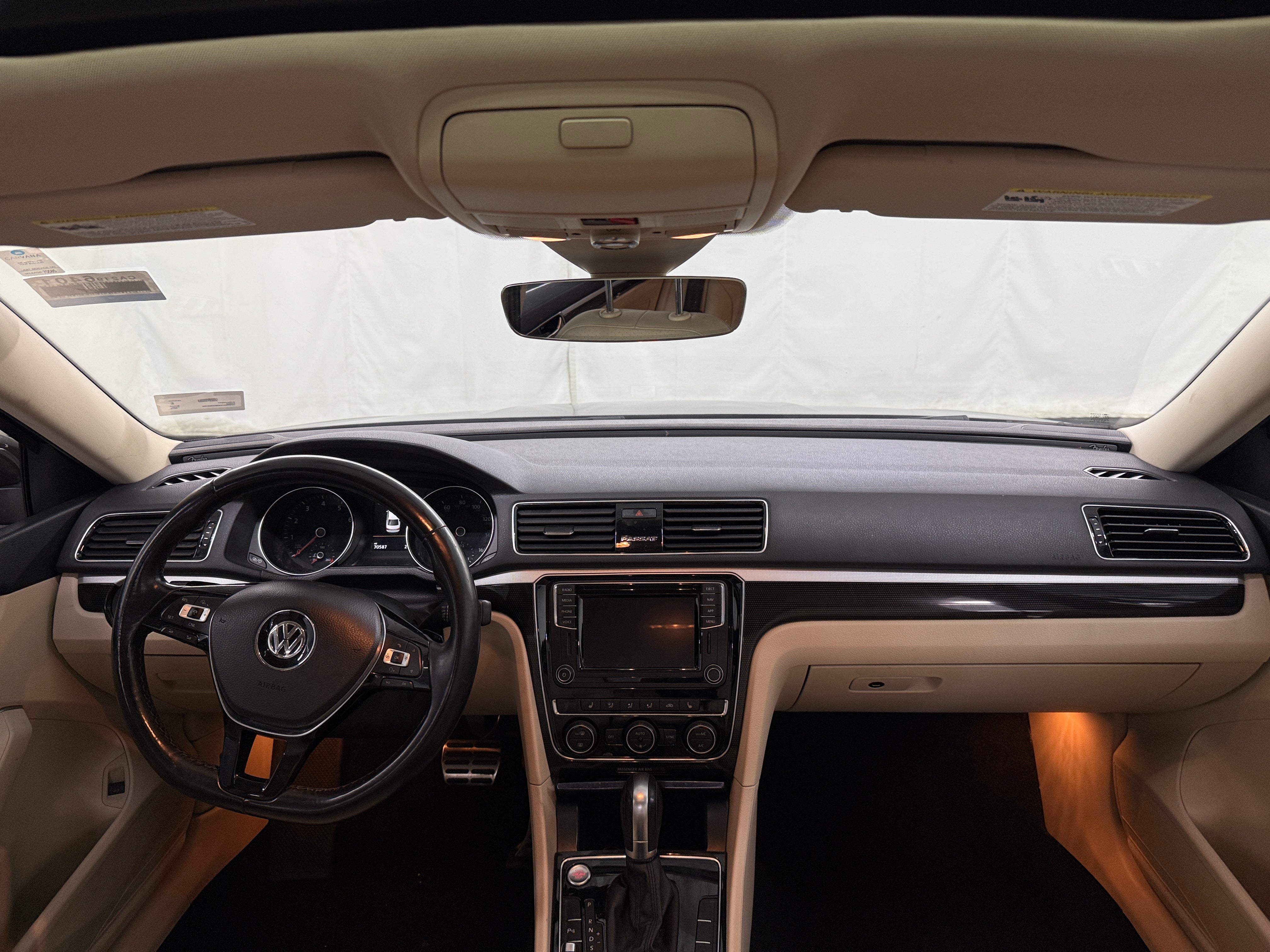 2019 Volkswagen Passat R-Line 2