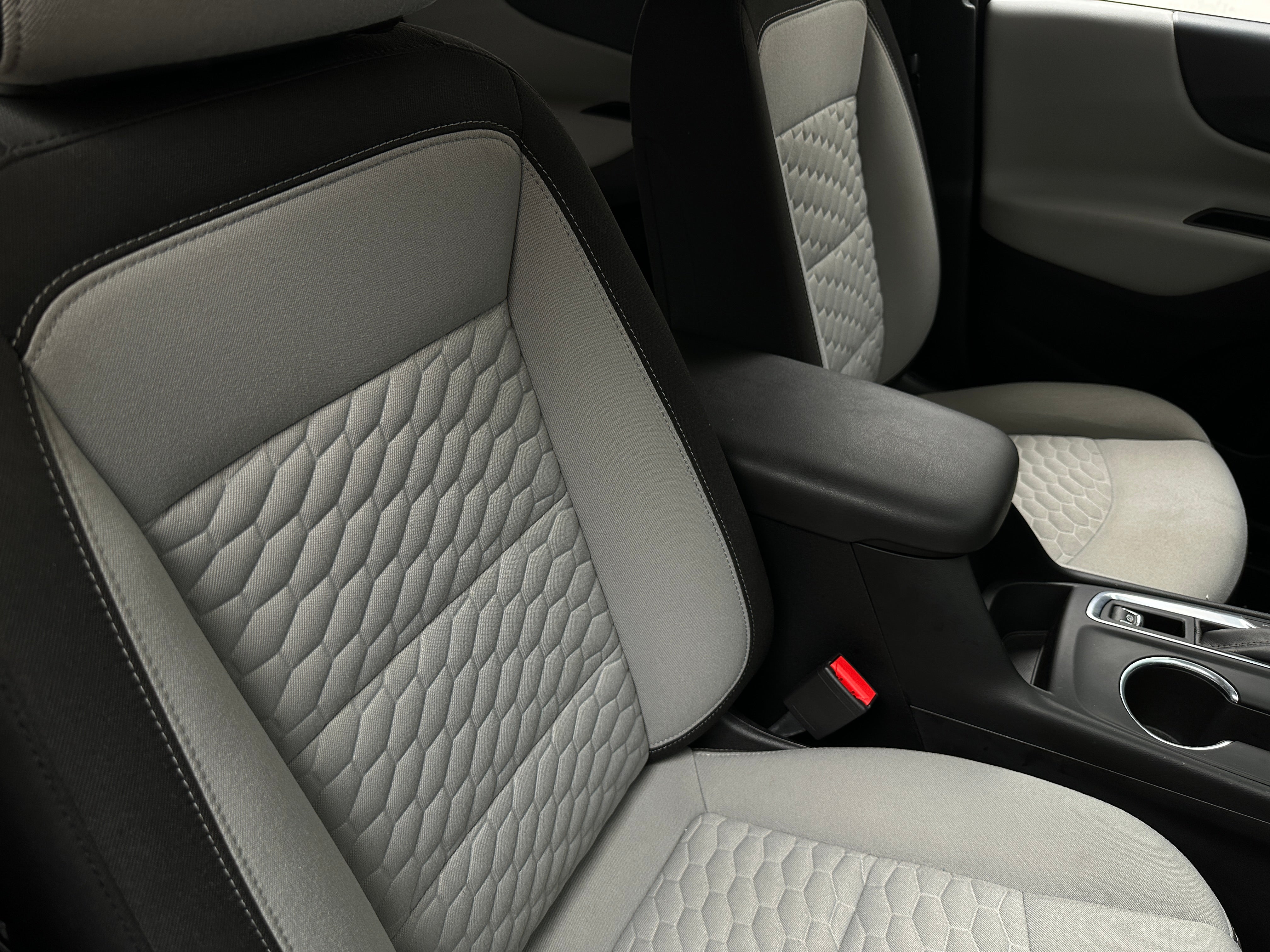 2020 Chevrolet Equinox LS 2